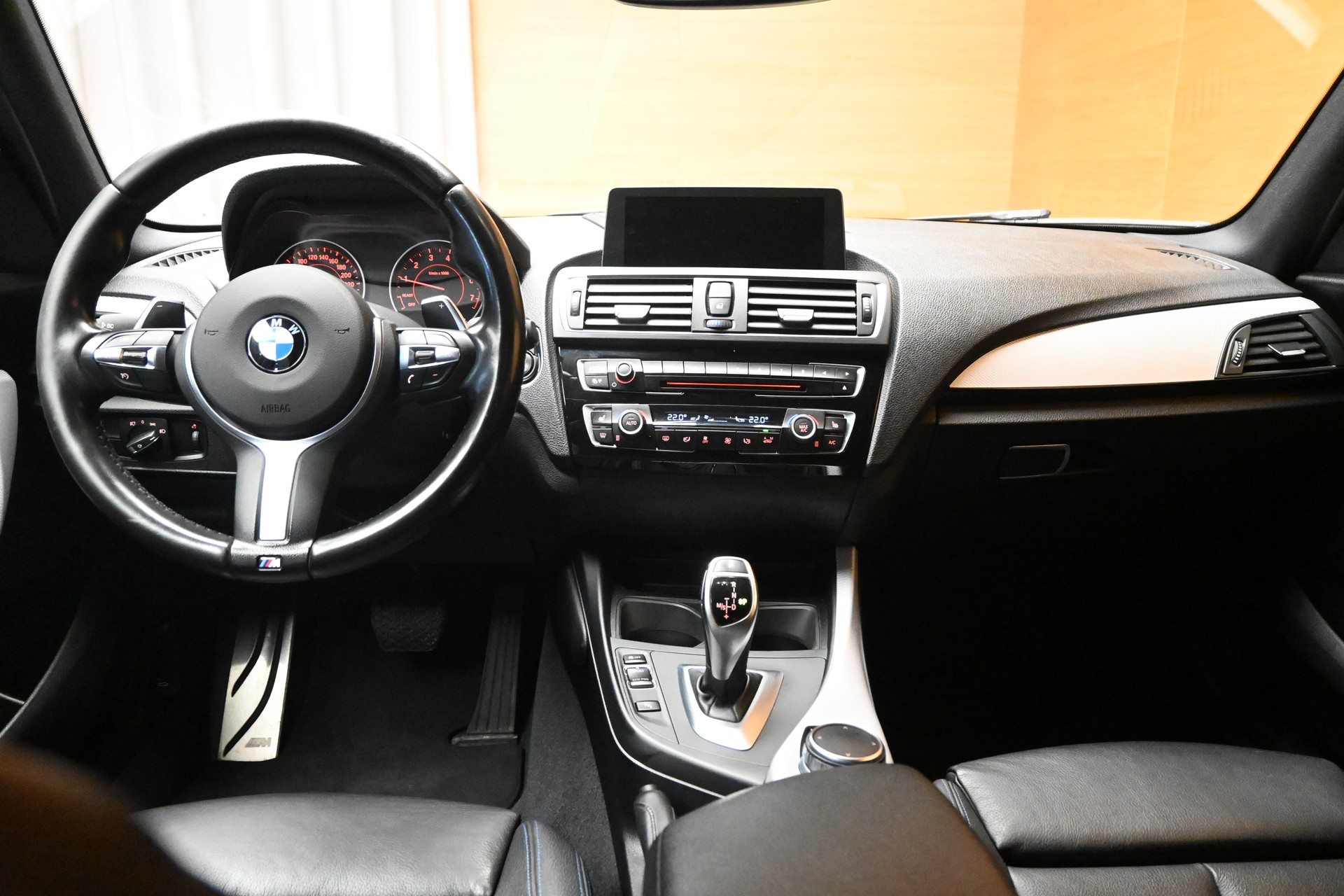 BMW M140i xDrive Steptronic-image-8