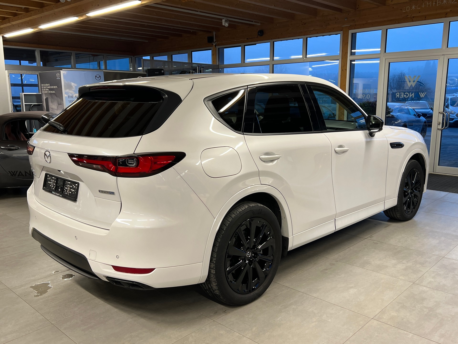 MAZDA CX-60 e-Skyactiv PHEV 327 AWD Homura-image-6