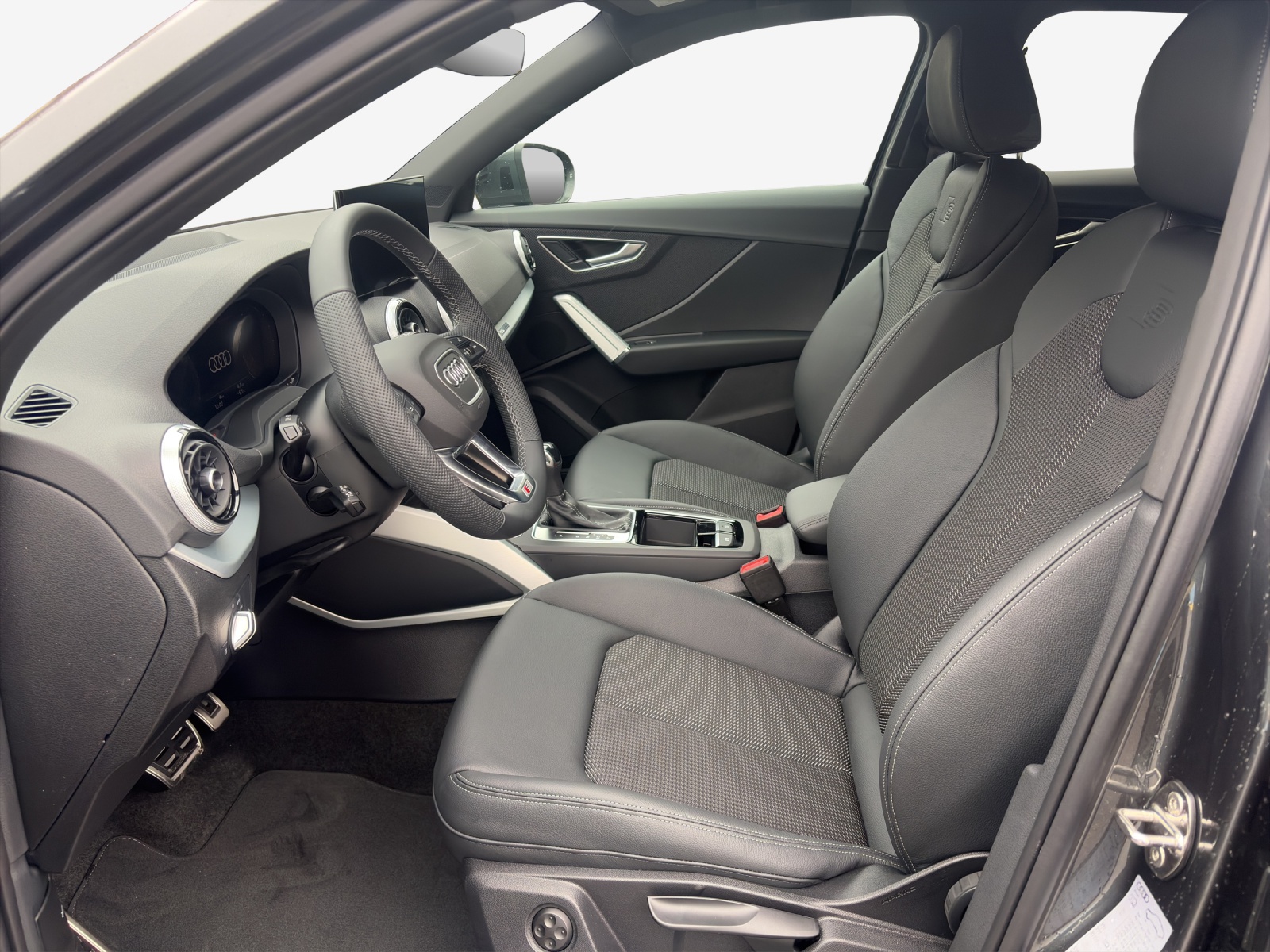 AUDI Q2 35 TFSI S line S-tronic-image-7
