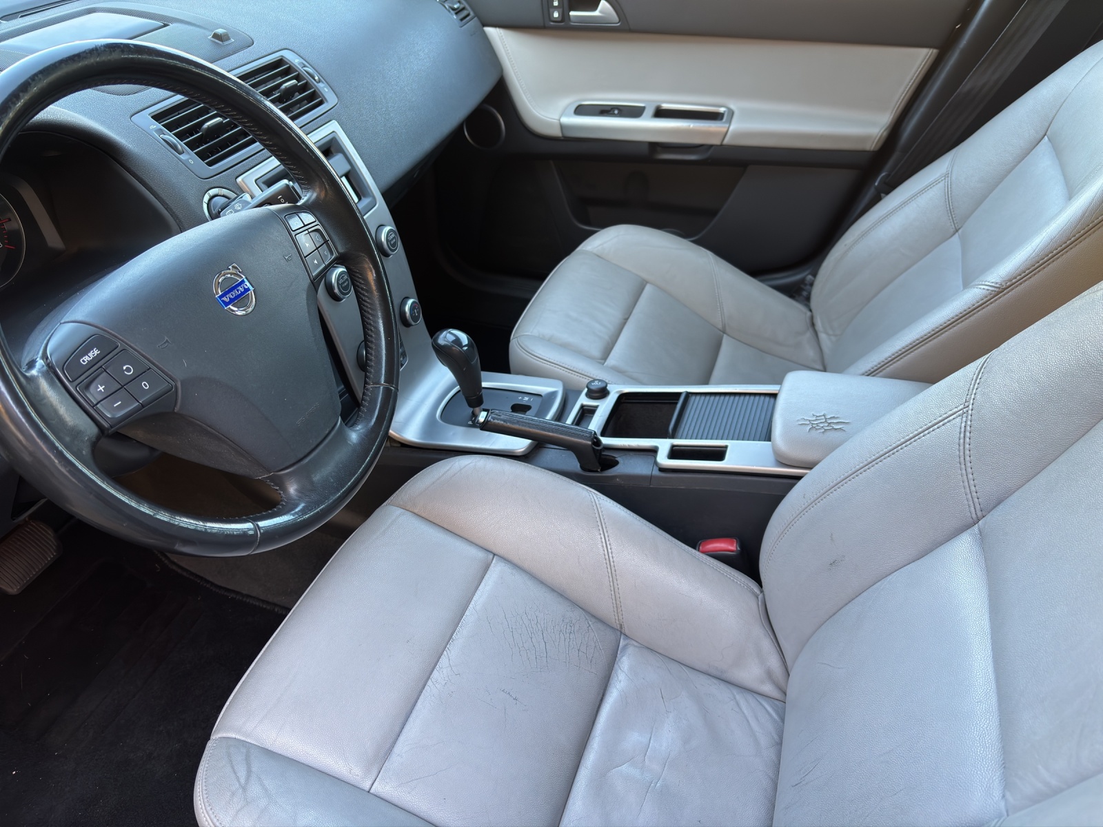 VOLVO V50 2.5 T5 Summum AWD-image-5