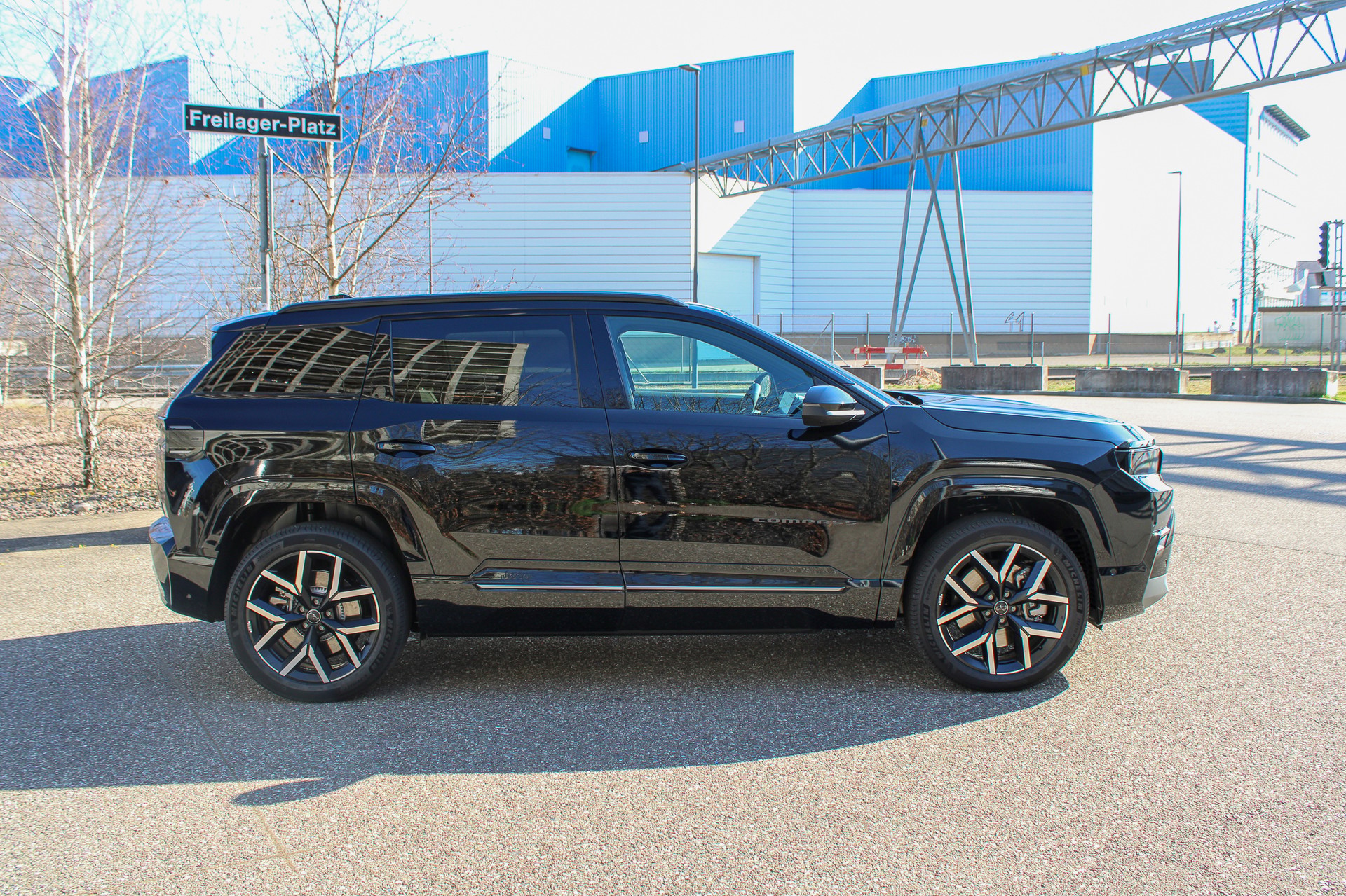 JEEP Compass Elektro 74kWh First Edition-image-4