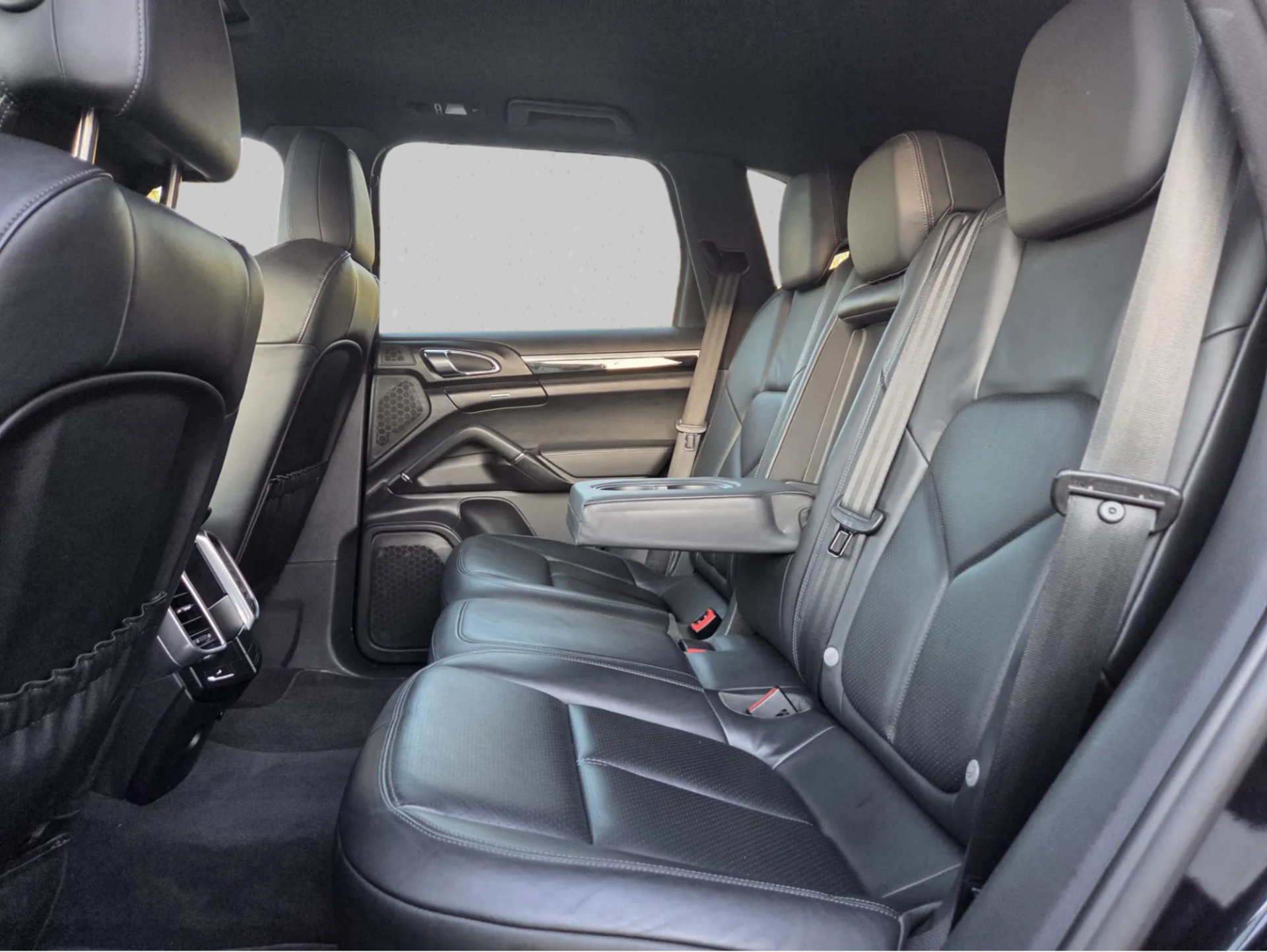 PORSCHE Cayenne Diesel 3.0 ** Frish MFK / Expertisé du jour 2026 ** AHK / Crochet d'attelage 3.5 T **-image-5