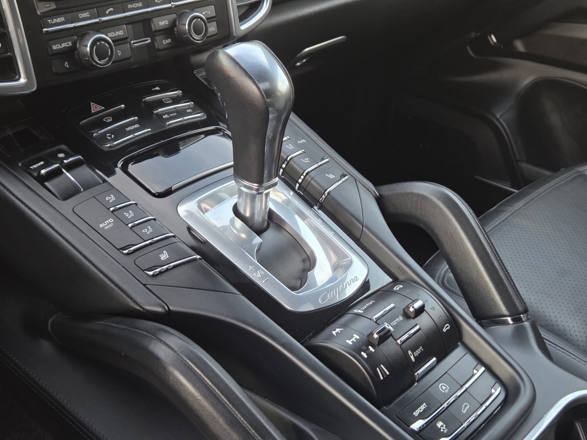 PORSCHE Cayenne Diesel 3.0 ** Frish MFK / Expertisé du jour 2026 ** AHK / Crochet d'attelage 3.5 T **-image-7