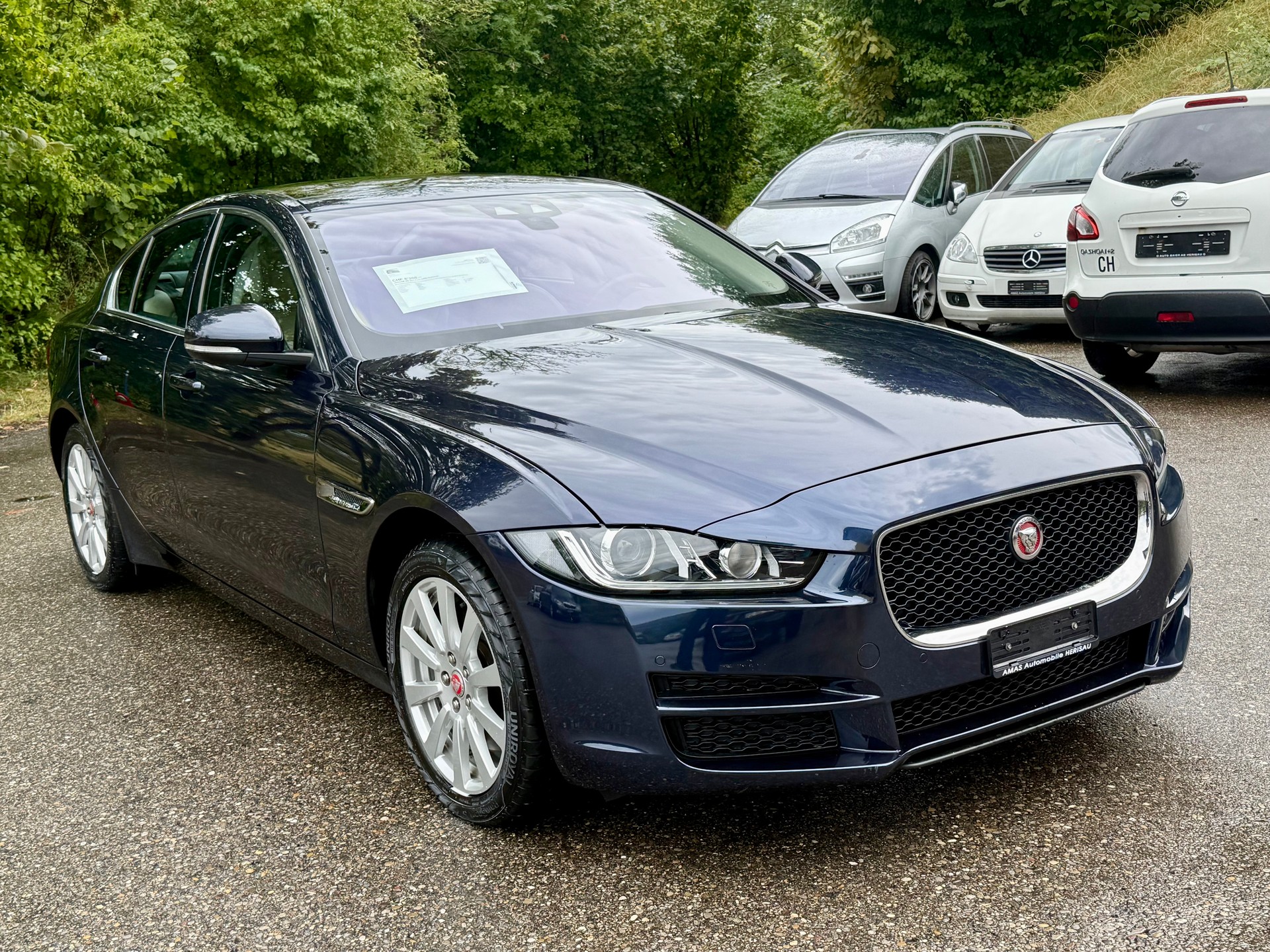 JAGUAR XE 20d Pure AWD Automat-image-1