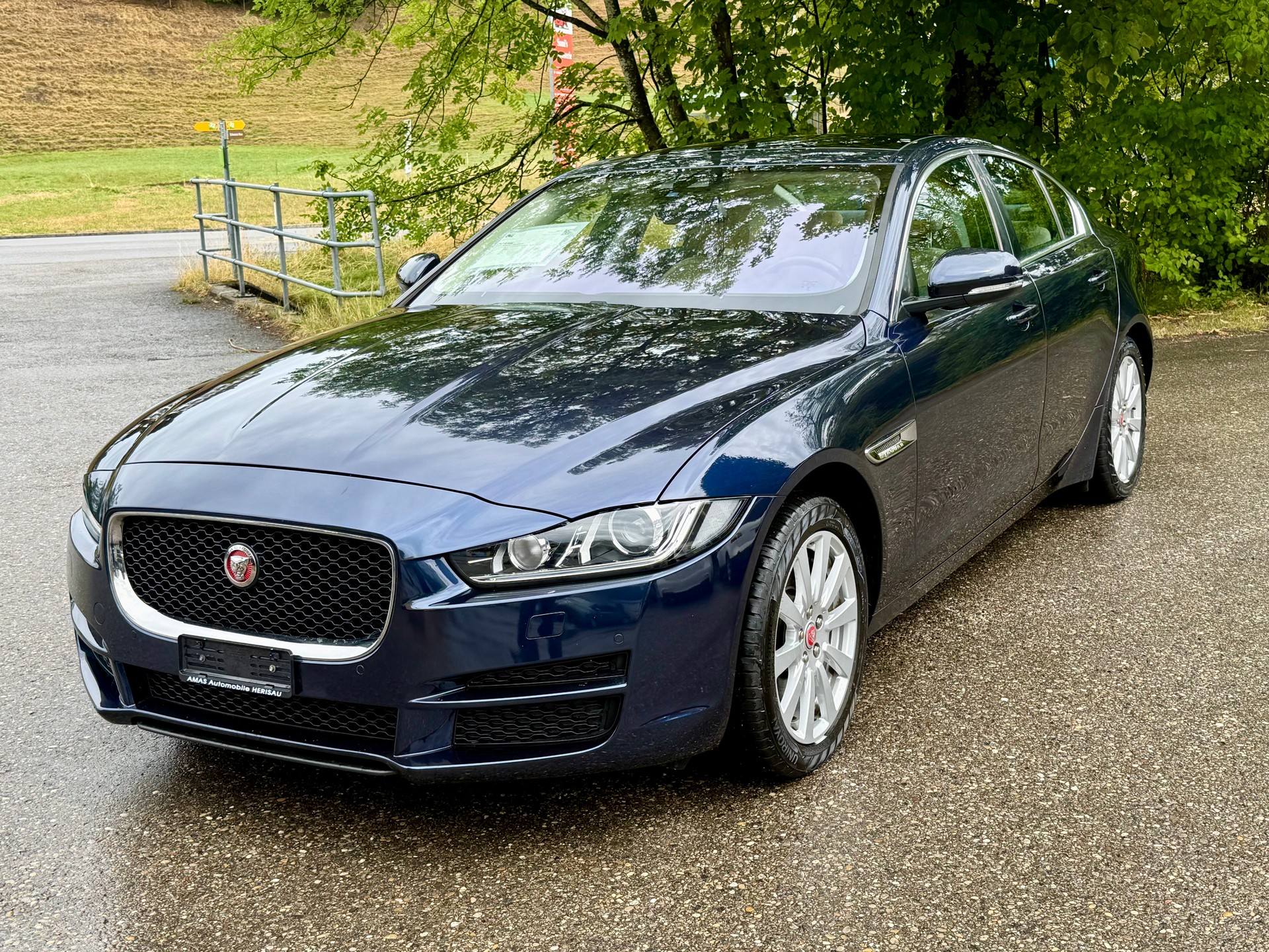 JAGUAR XE 20d Pure AWD Automat