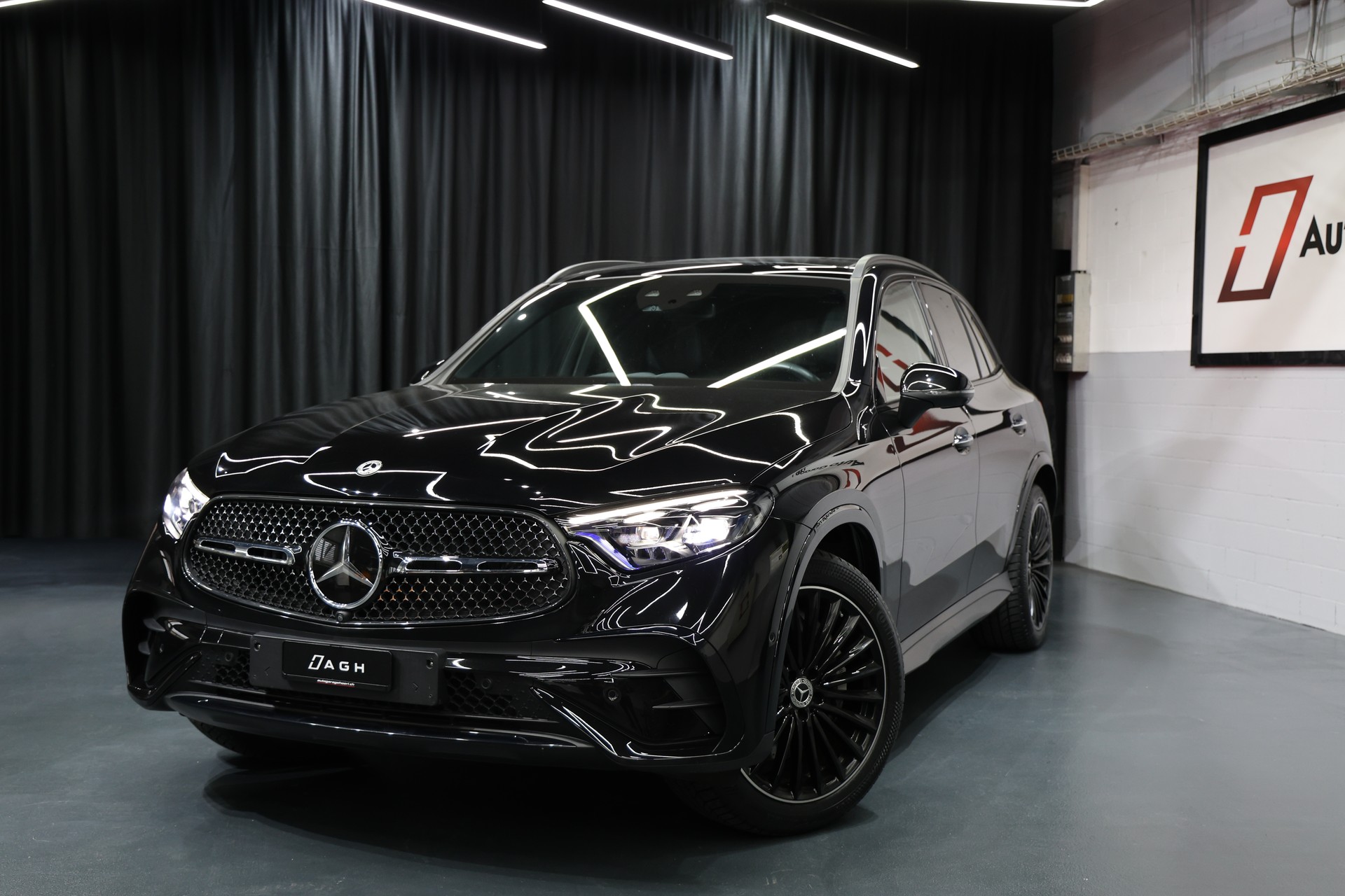 MERCEDES-BENZ GLC 300 d 4Matic AMG Line 9G-Tronic Burmester AHK Pano