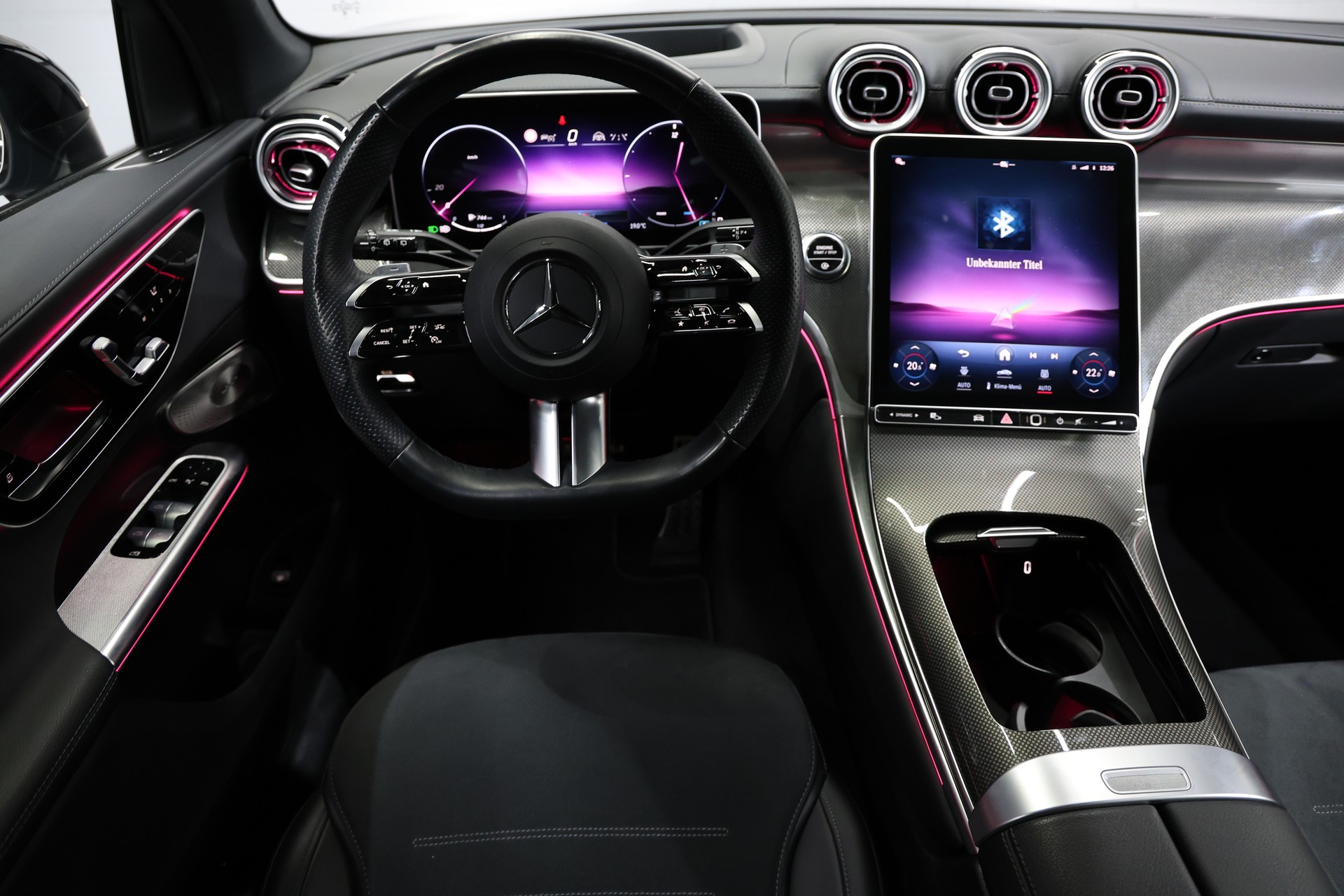 MERCEDES-BENZ GLC 300 d 4Matic AMG Line 9G-Tronic Burmester AHK Pano-image-17