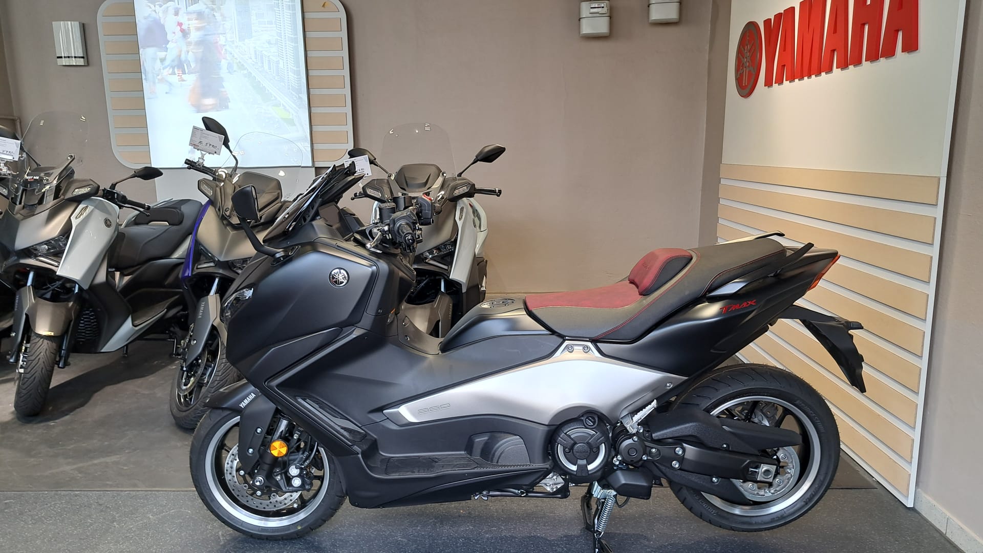 YAMAHA EDITION ANNIVERSARY-showroom-element-2
