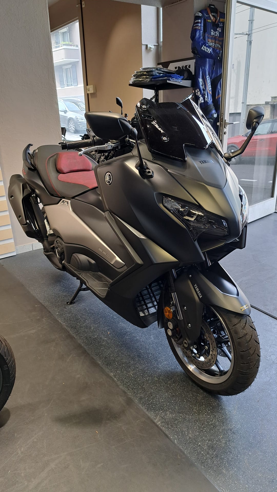 YAMAHA EDITION ANNIVERSARY-showroom-element-1
