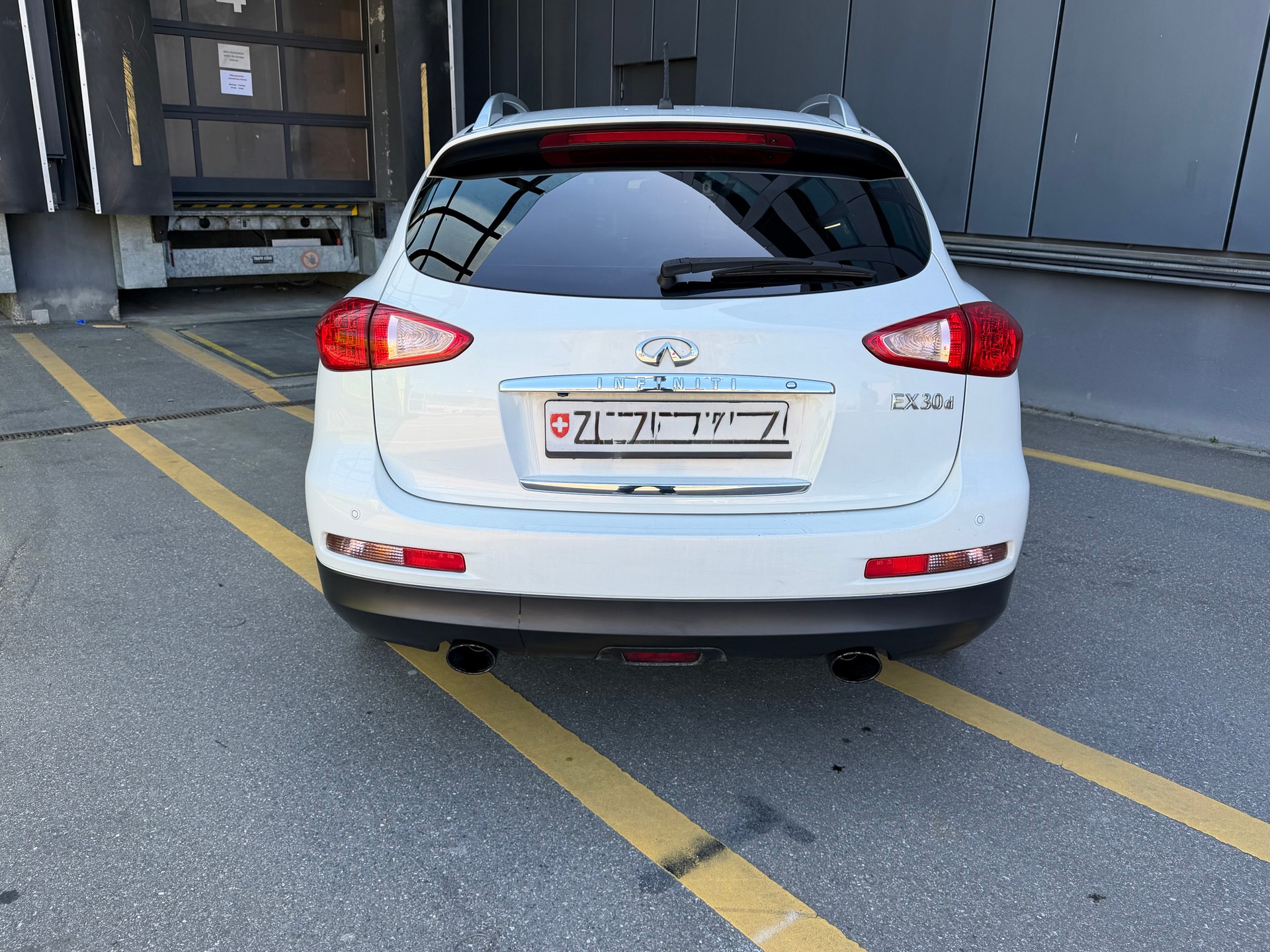 INFINITI EX30d GT AWD Automatic-image-4