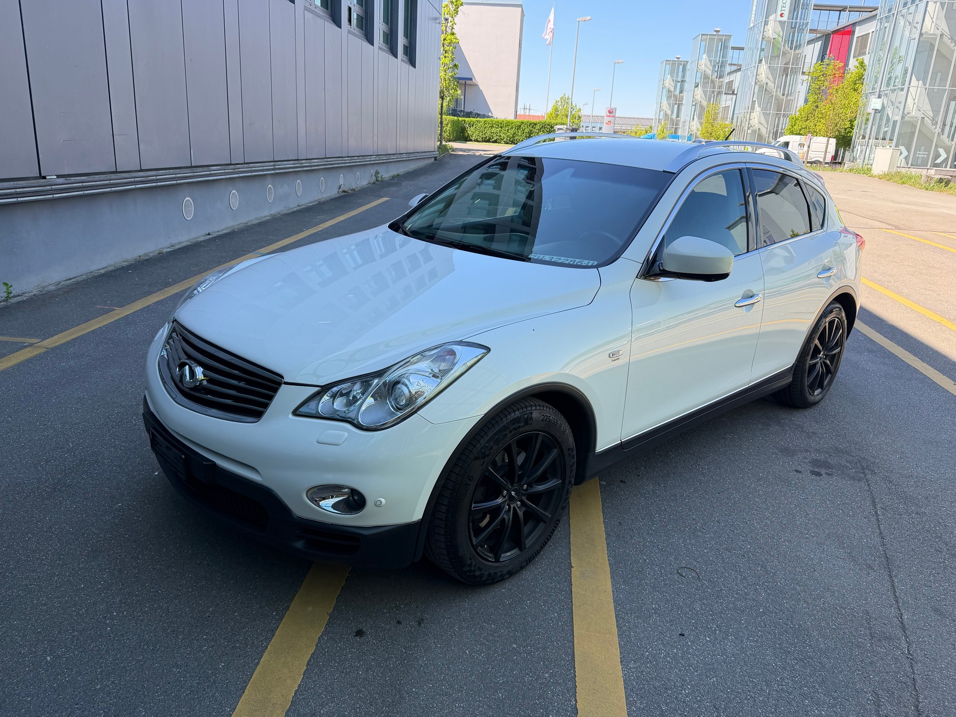 INFINITI EX30d GT AWD Automatic-image-23