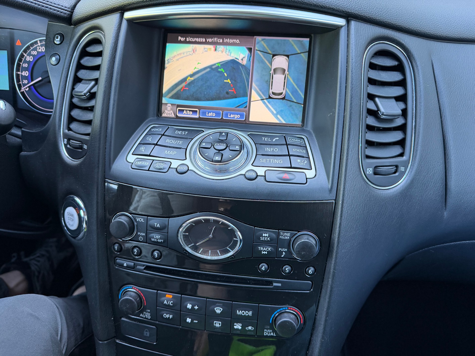 INFINITI EX30d GT AWD Automatic-image-24