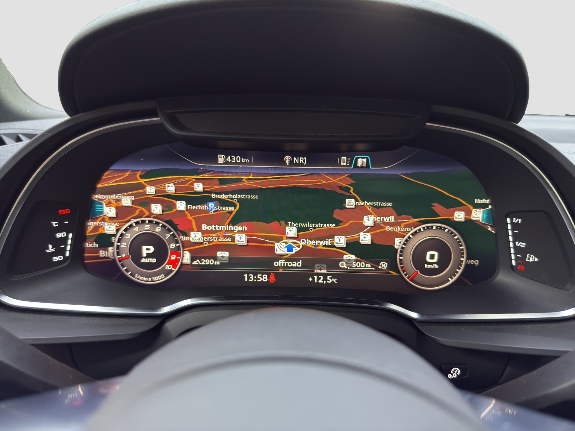 AUDI R8 Spyder RWD S-Tronic-image-16