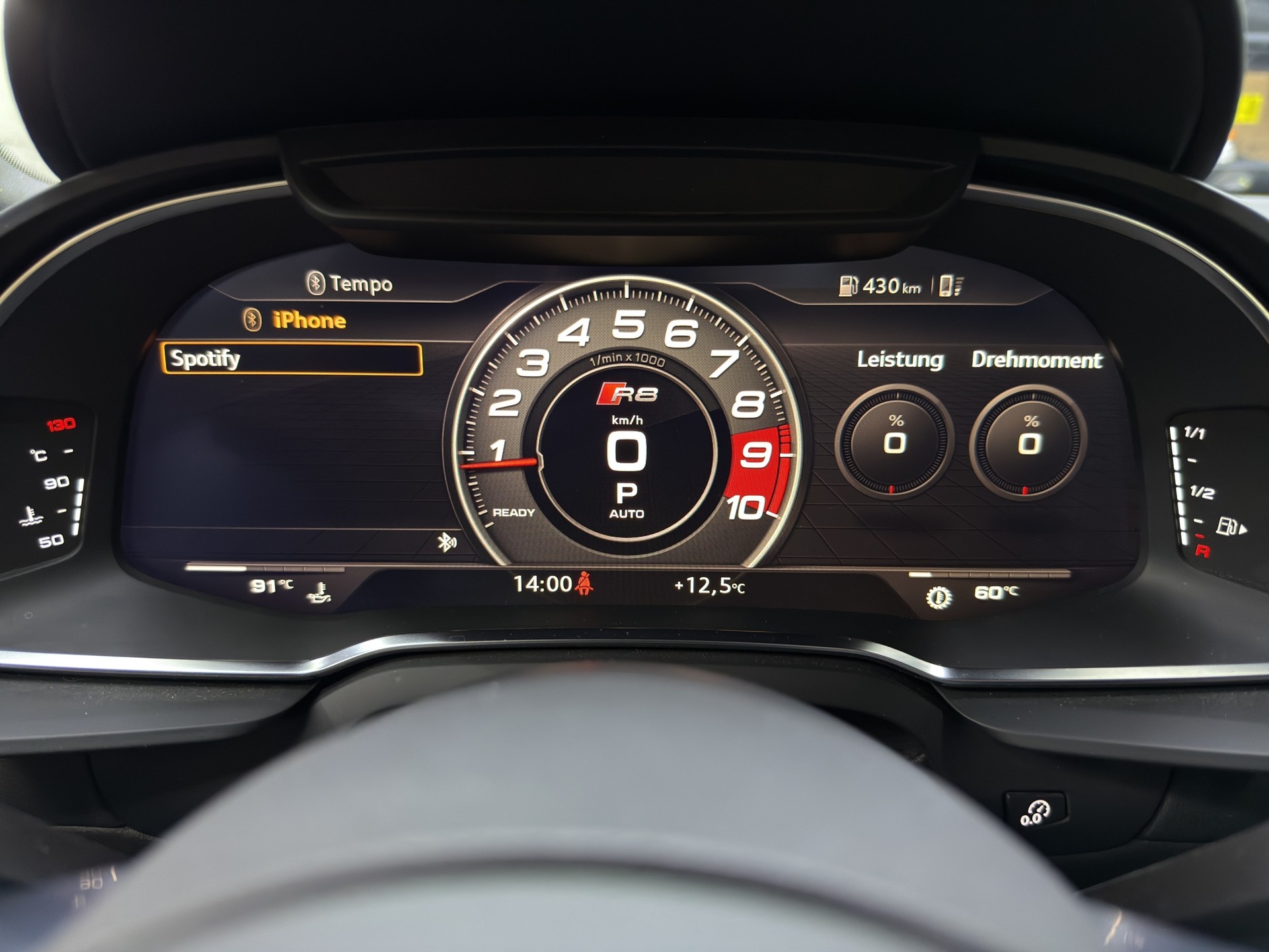 AUDI R8 Spyder RWD S-Tronic-image-20