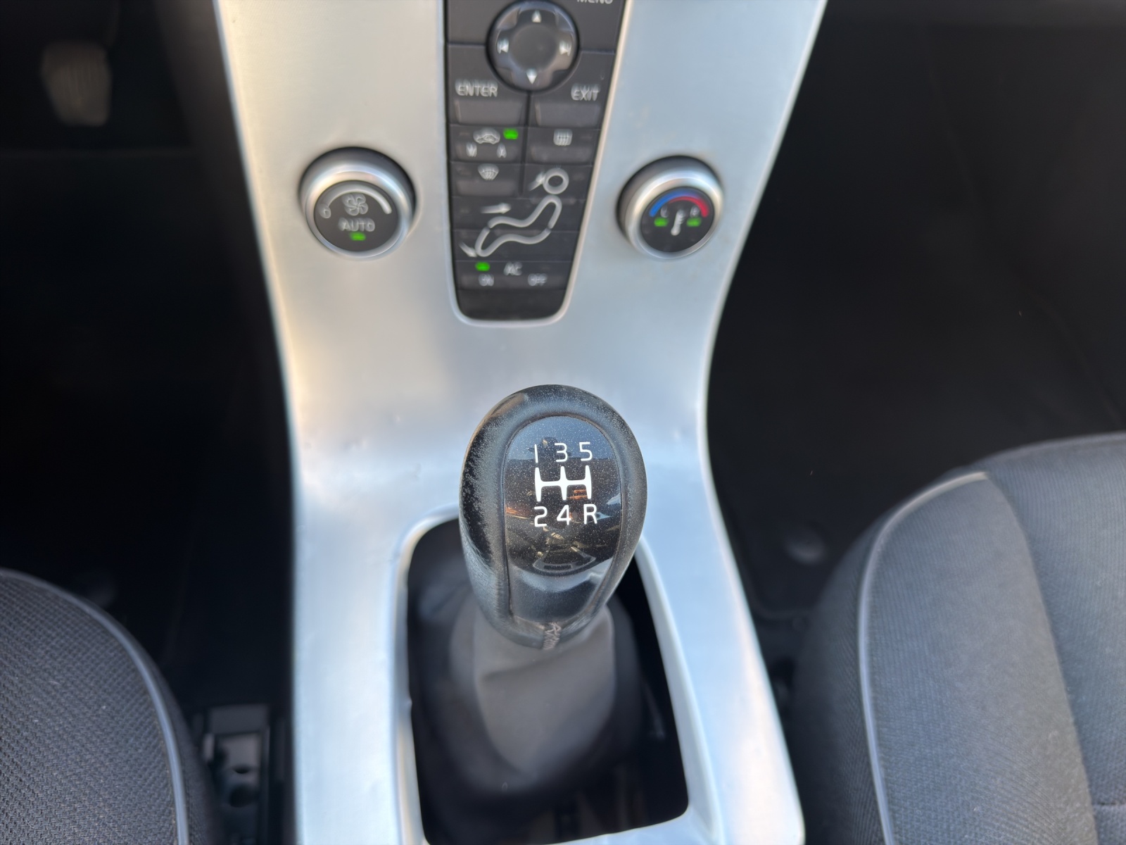 VOLVO V50 1.6 Summum-image-13