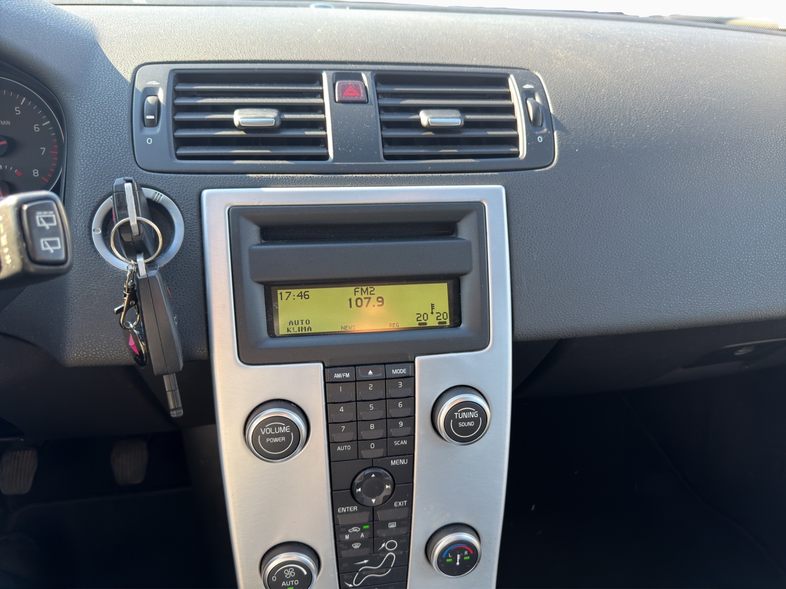 VOLVO V50 1.6 Summum-image-12