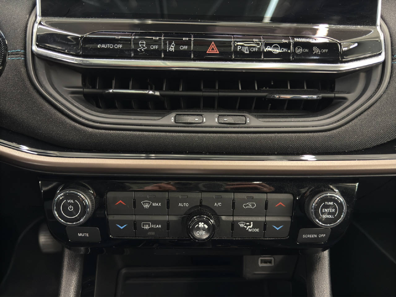 JEEP Compass 1.5 Turbo Upland Plus Sky-image-13