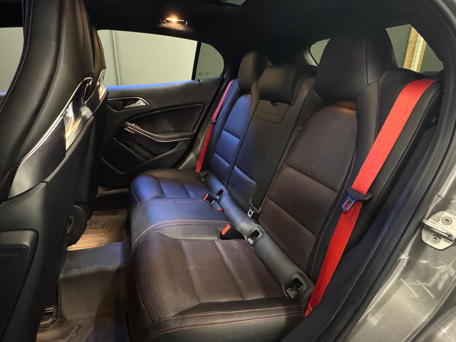 MERCEDES-BENZ GLA 45 AMG 4Matic 7G-DCT-image-12