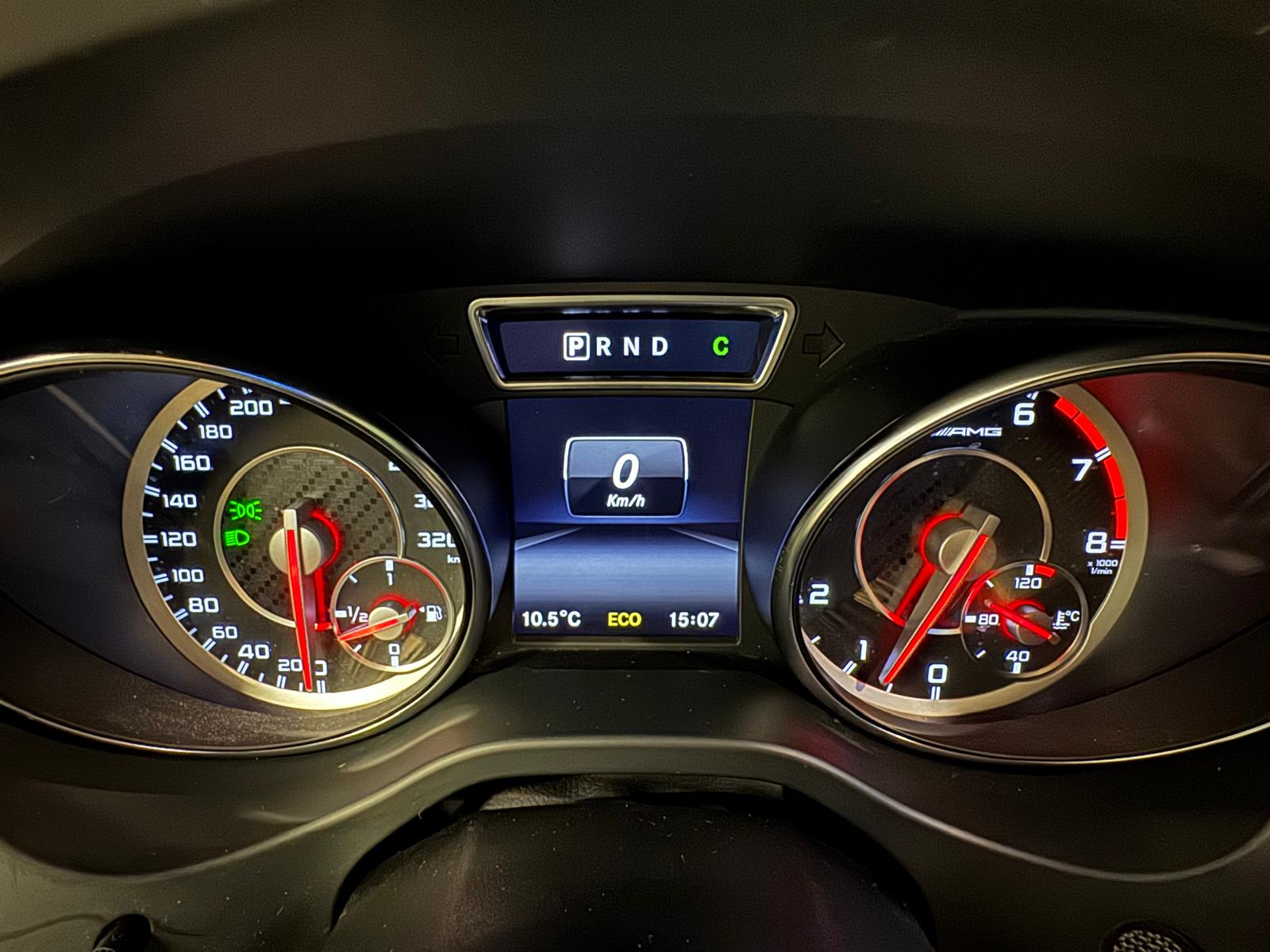 MERCEDES-BENZ GLA 45 AMG 4Matic 7G-DCT-image-19
