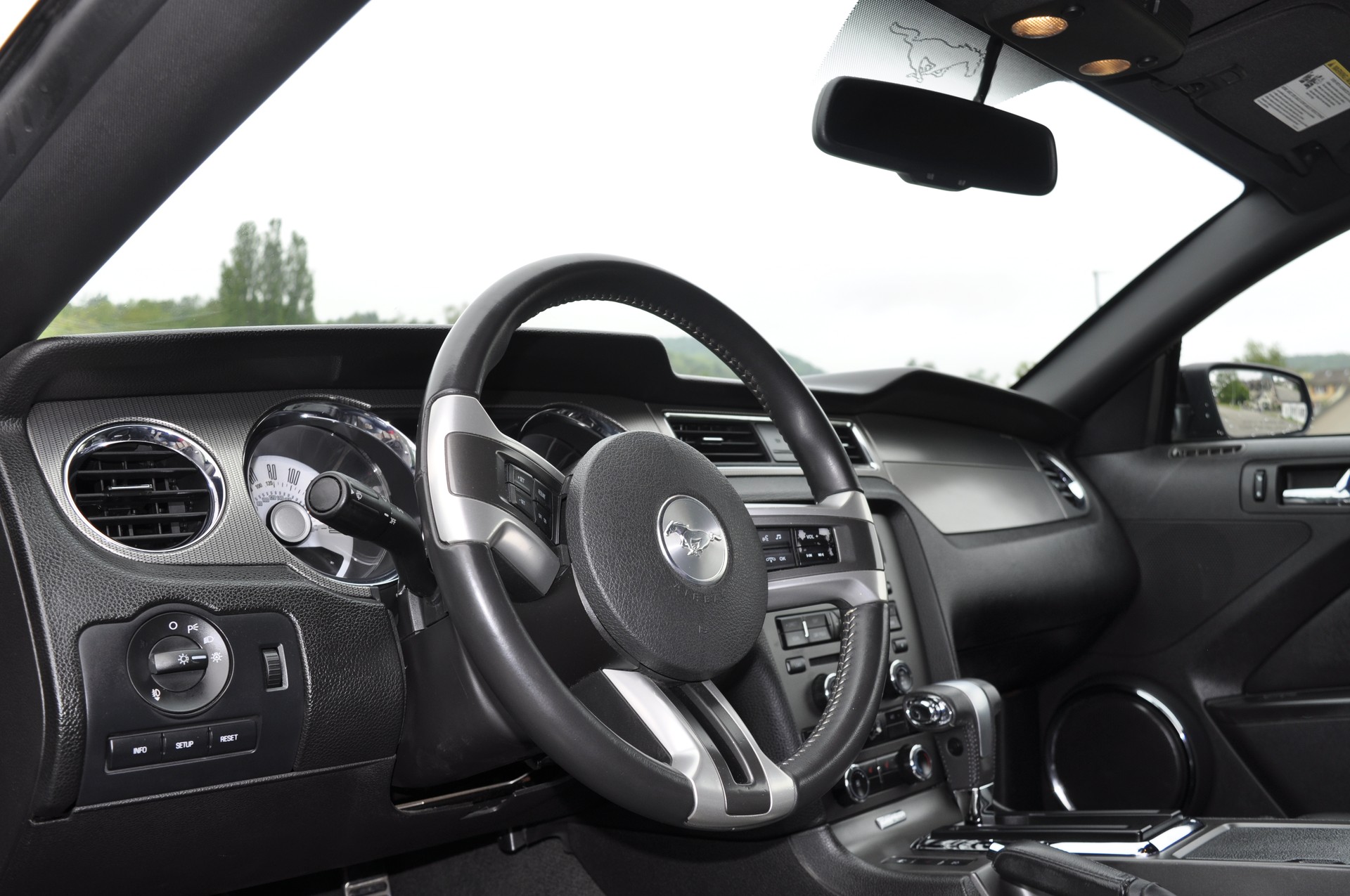 FORD Mustang GT 5.0-image-10
