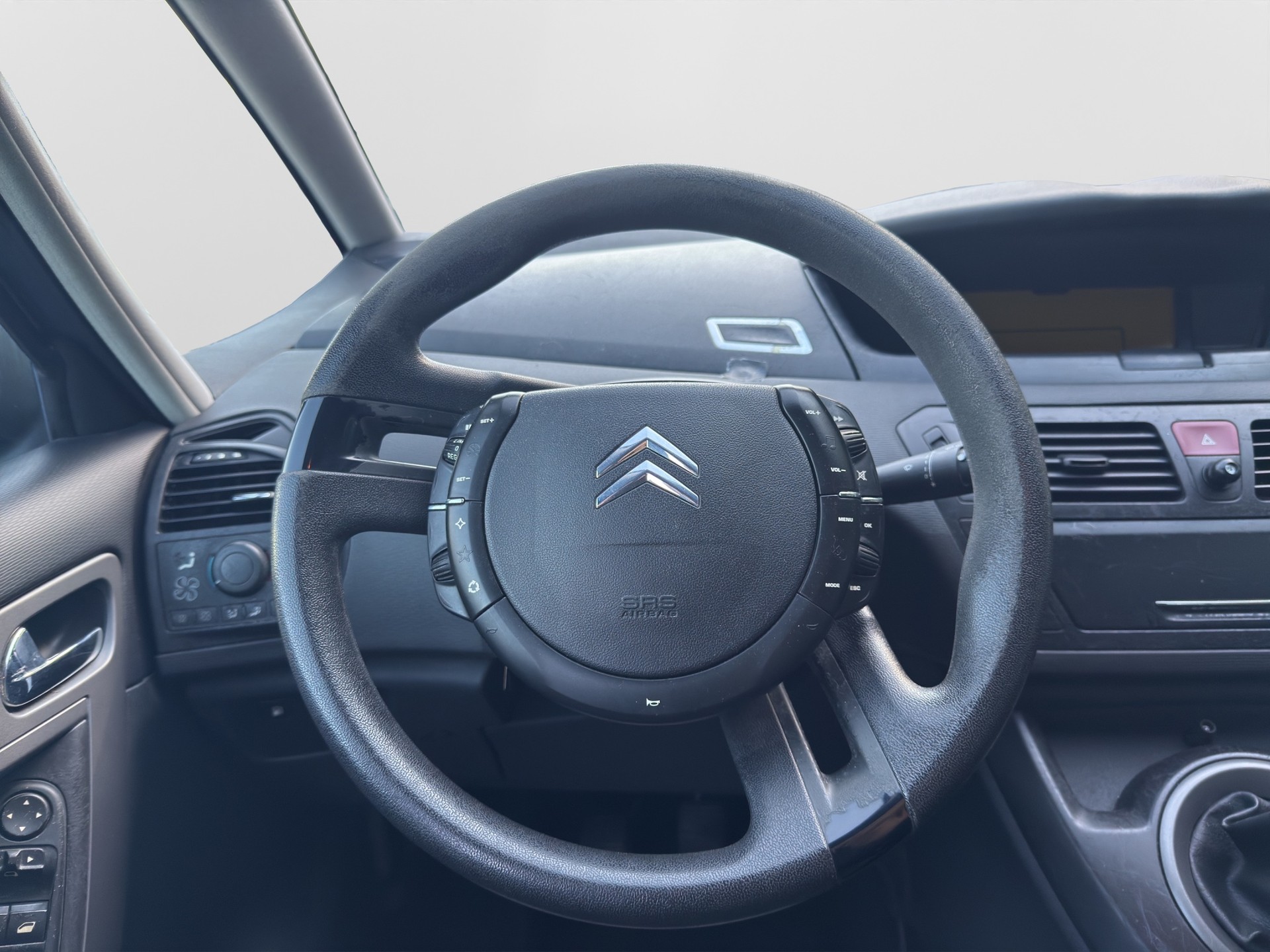 CITROEN C4 Picasso 1.8i 16V X-image-9