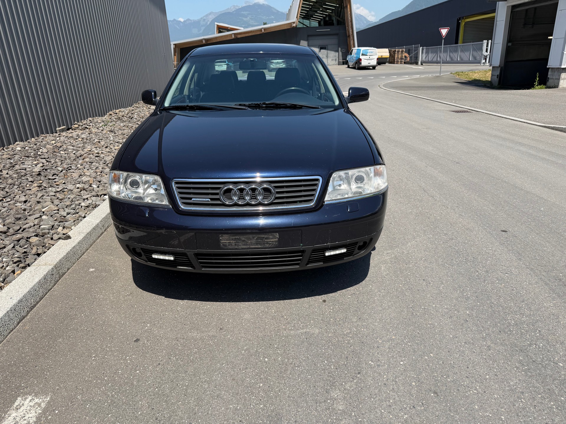 AUDI A6 2.8 quattro Advance-image-2