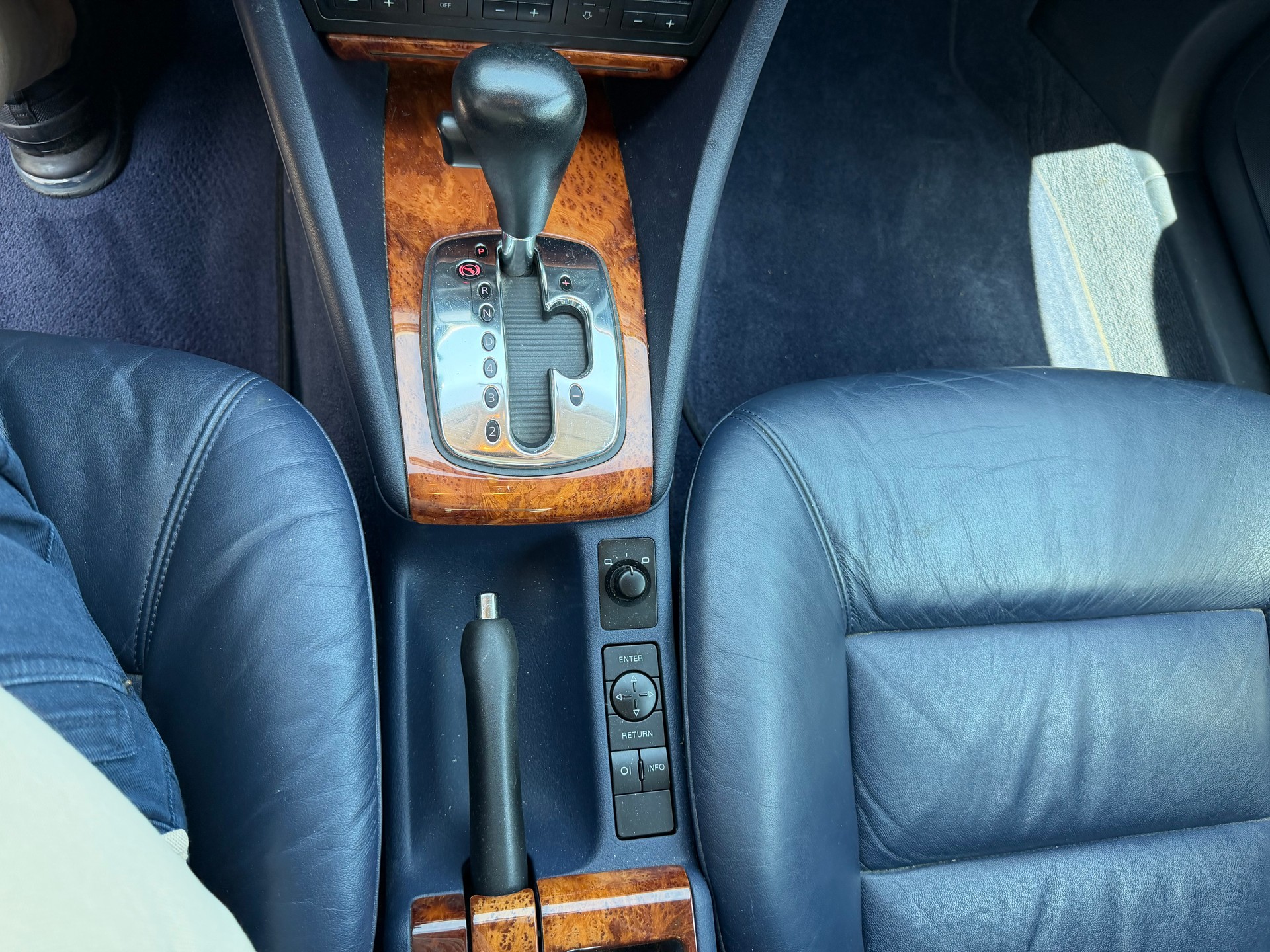 AUDI A6 2.8 quattro Advance-image-29