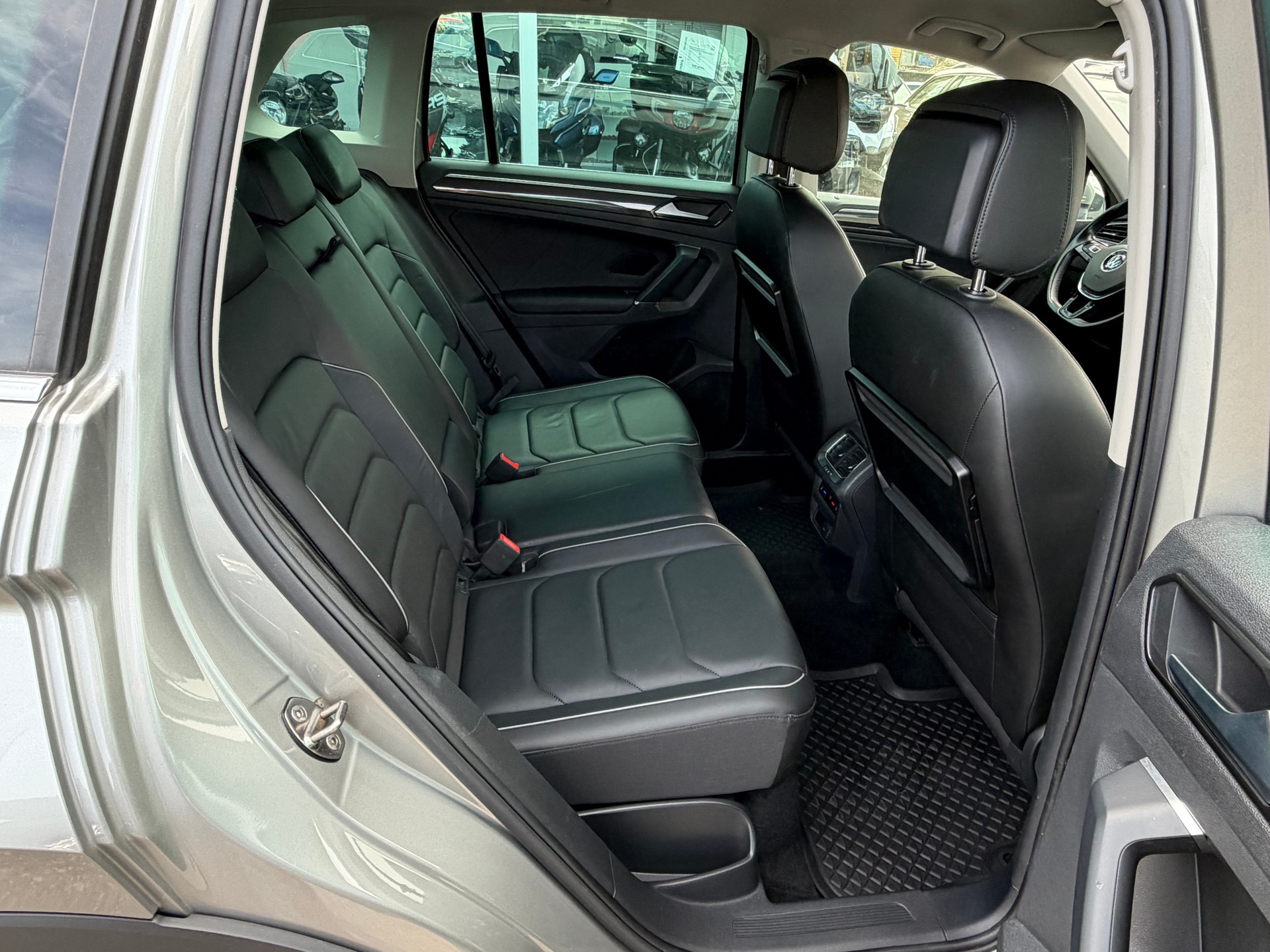 VW Tiguan 2.0 TDI SCR Highline4Motion DSG-image-14