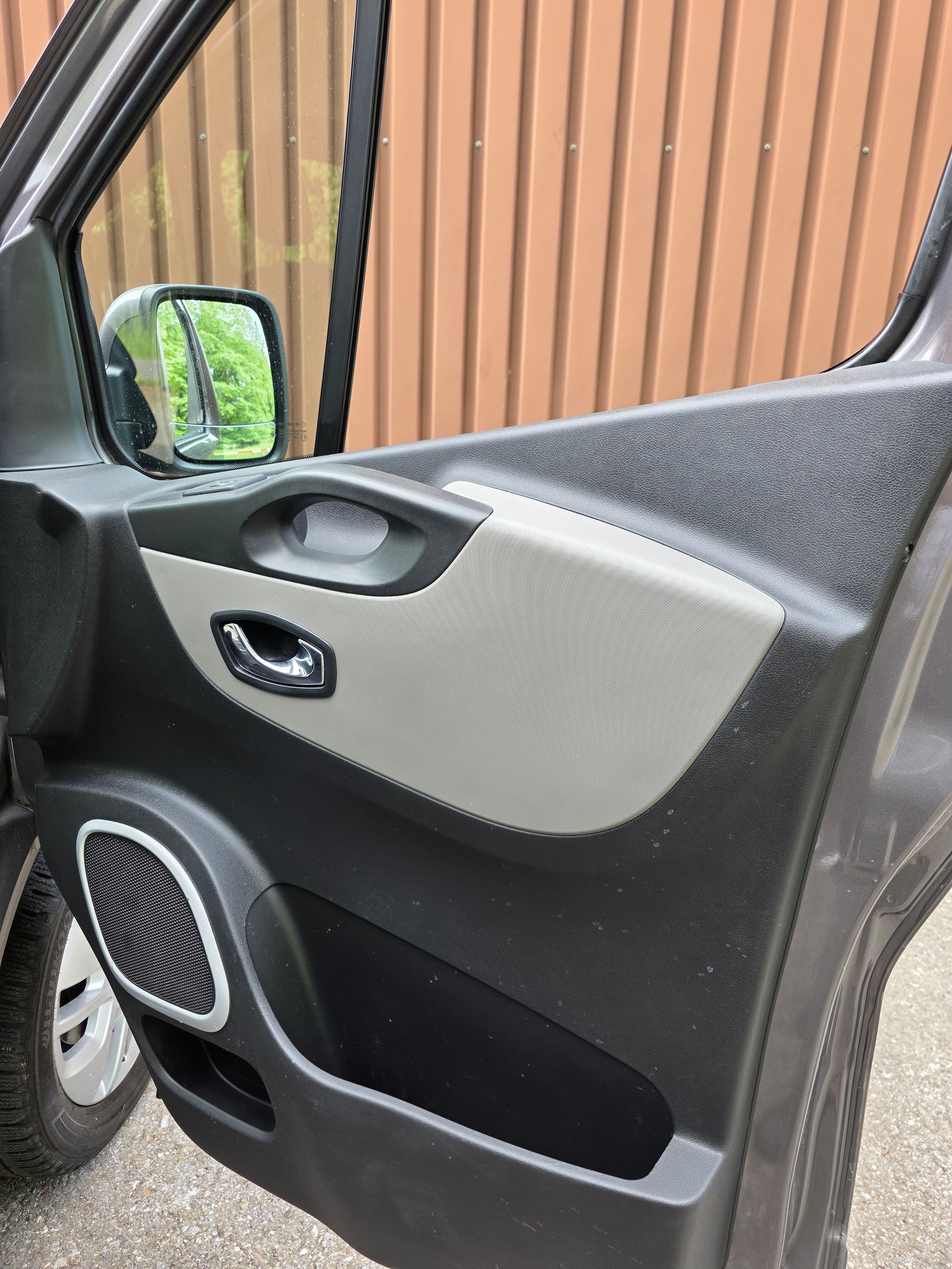 RENAULT Trafic ENERGY dCi 125 Grand Passenger Authentique-image-7