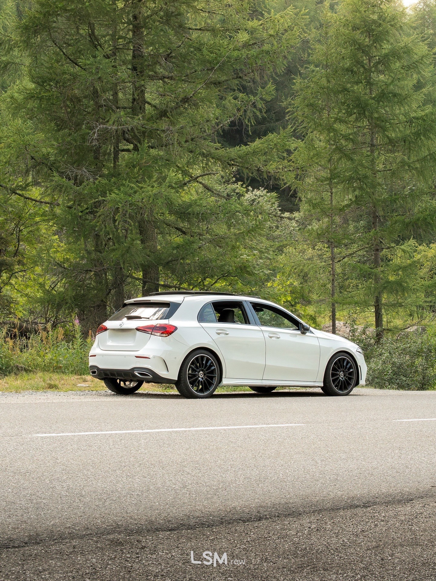 MERCEDES-BENZ A 200 AMG Line-image-3