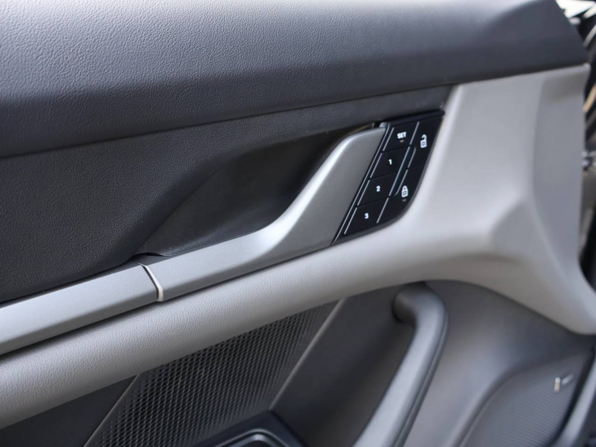 PORSCHE Taycan 4S Sport Turismo-image-31
