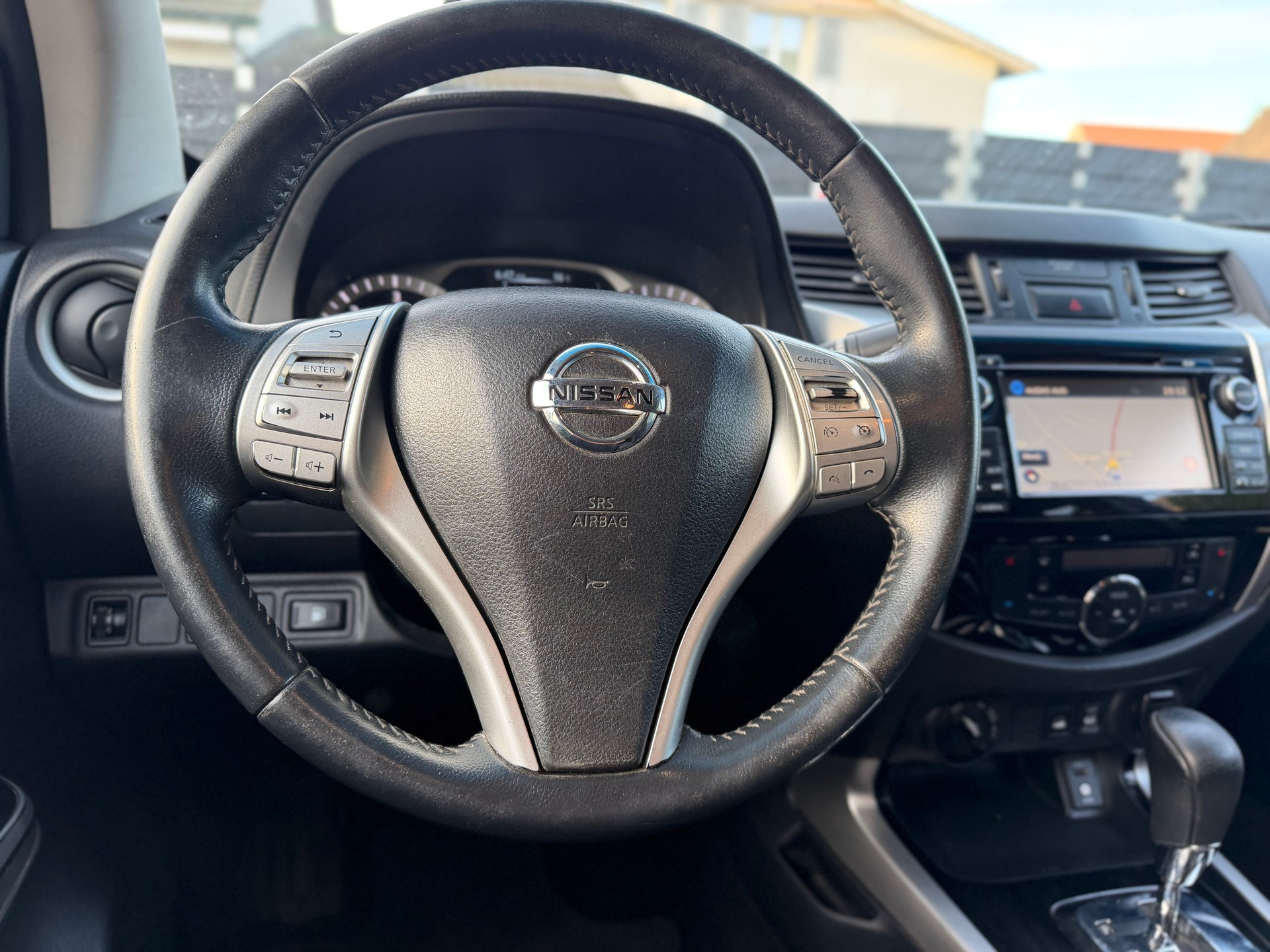 NISSAN Navara Double Cab Tekna 2.3 dCi 4WD Automatic-image-7
