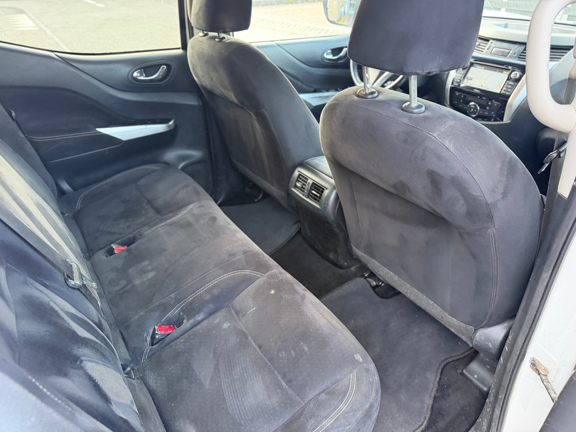 NISSAN Navara Double Cab Tekna 2.3 dCi 4WD Automatic-image-14