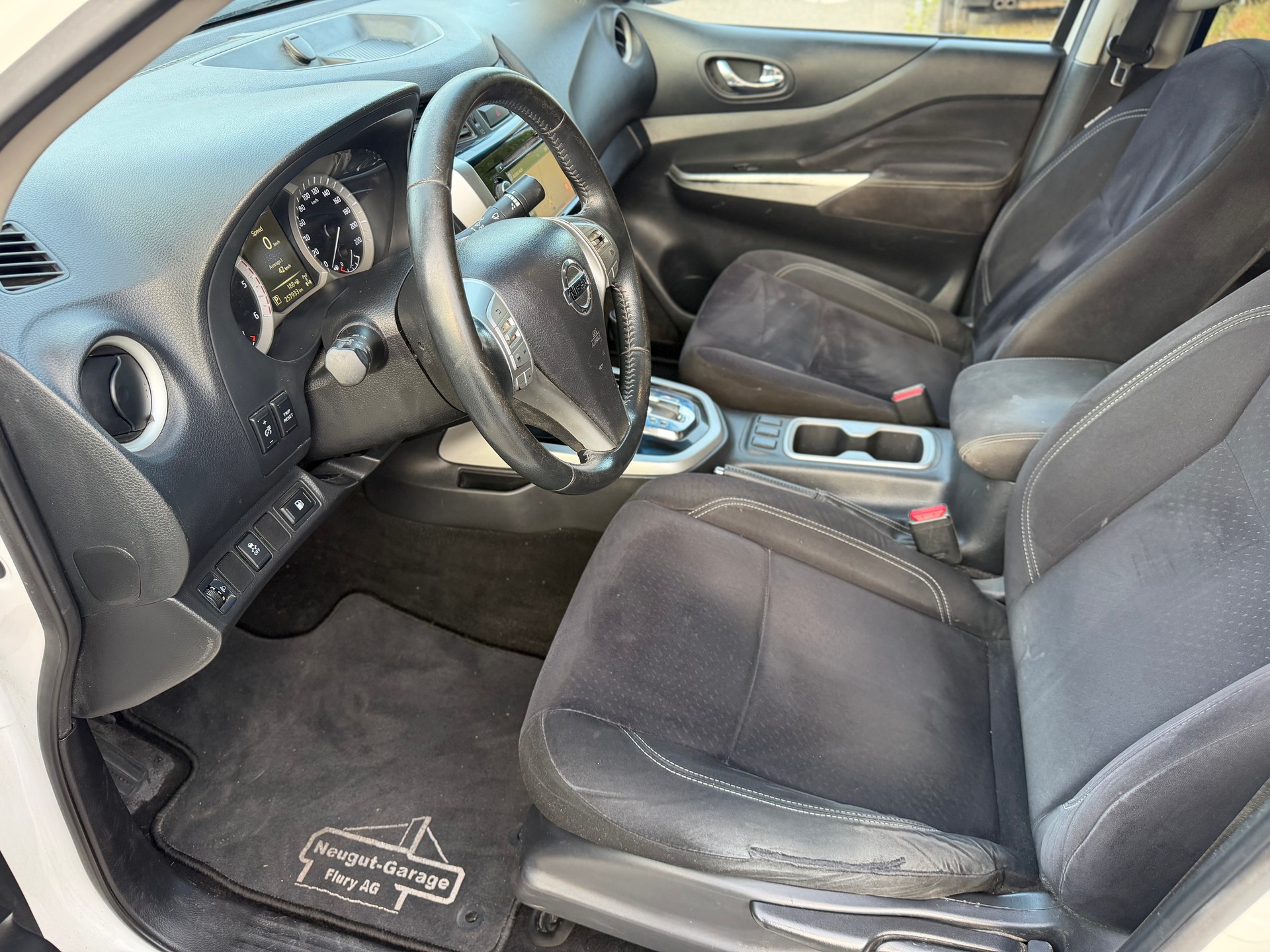 NISSAN Navara Double Cab Tekna 2.3 dCi 4WD Automatic-image-9