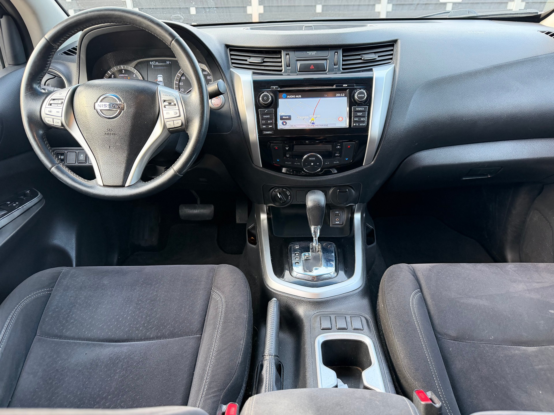 NISSAN Navara Double Cab Tekna 2.3 dCi 4WD Automatic-image-6