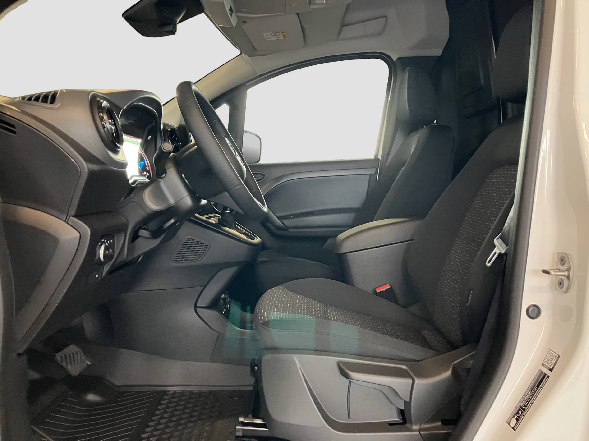 MERCEDES-BENZ eCitan Standard 2716mm S-image-7