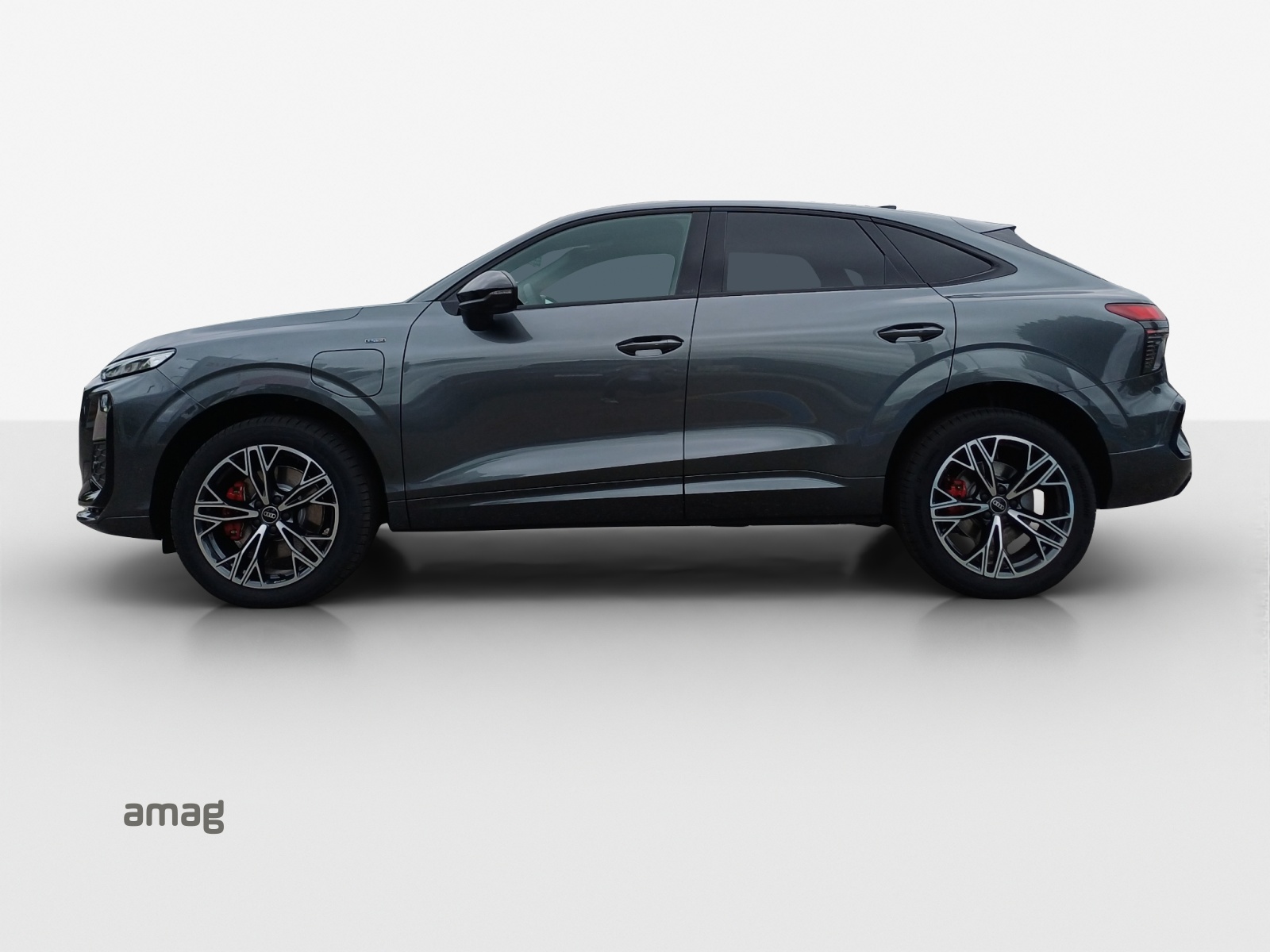 AUDI Q3 Sportback e-hybrid 200 kW S tronig-showroom-element-1