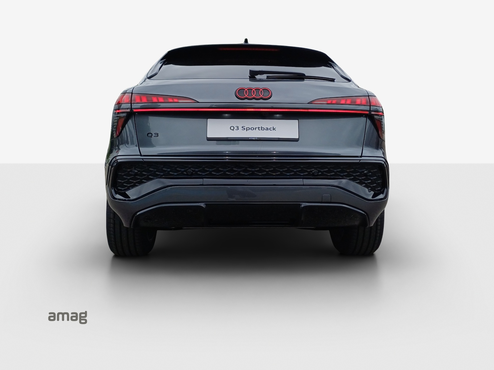 AUDI Q3 Sportback e-hybrid 200 kW S tronig-showroom-element-3
