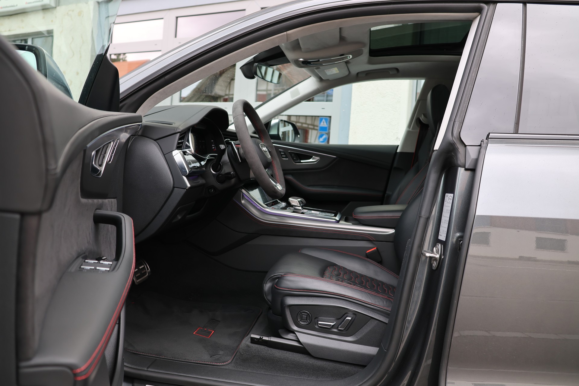 AUDI RSQ8 quattro tiptronic + 3.5TAHK-image-8