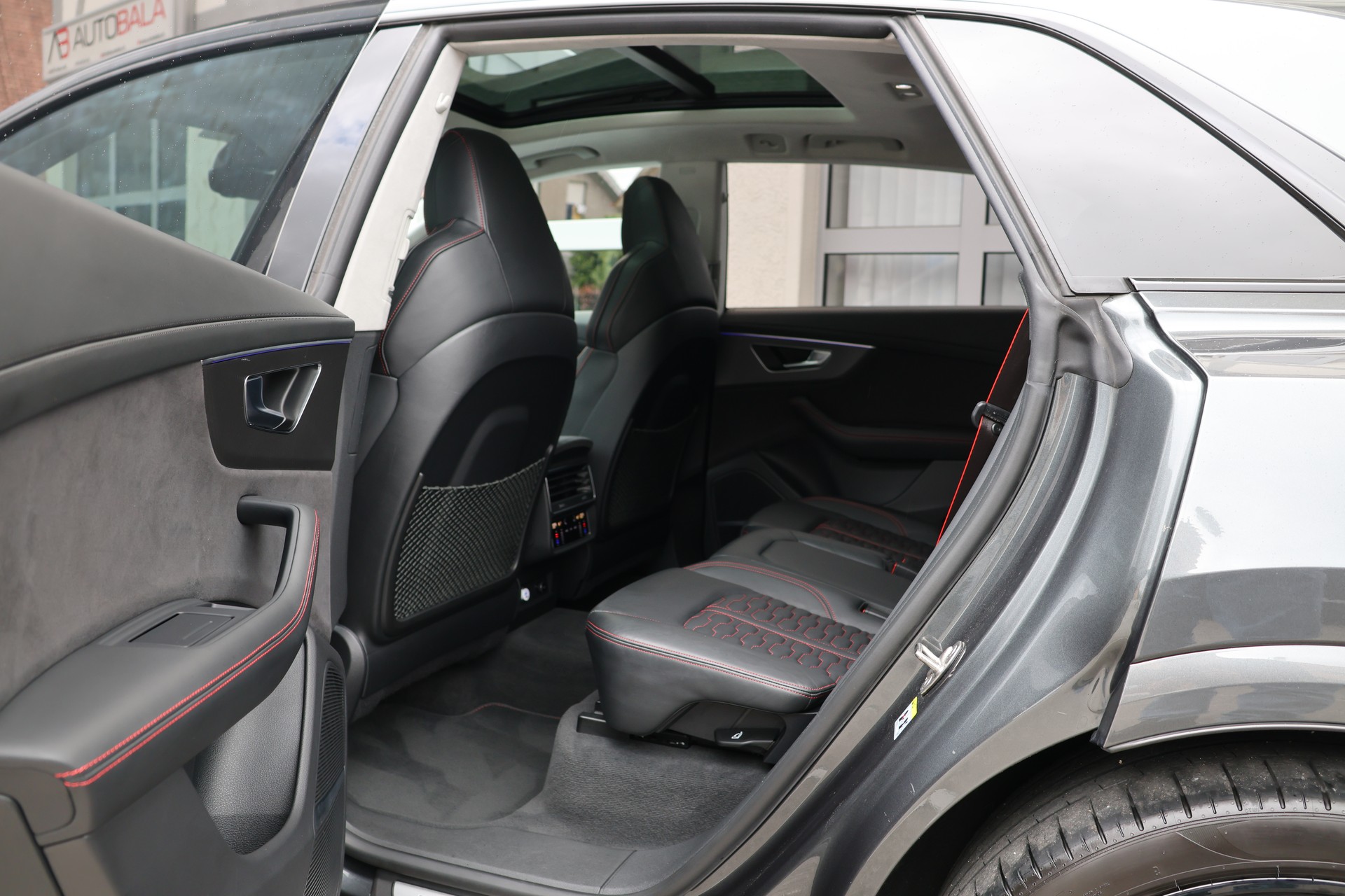 AUDI RSQ8 quattro tiptronic + 3.5TAHK-image-12