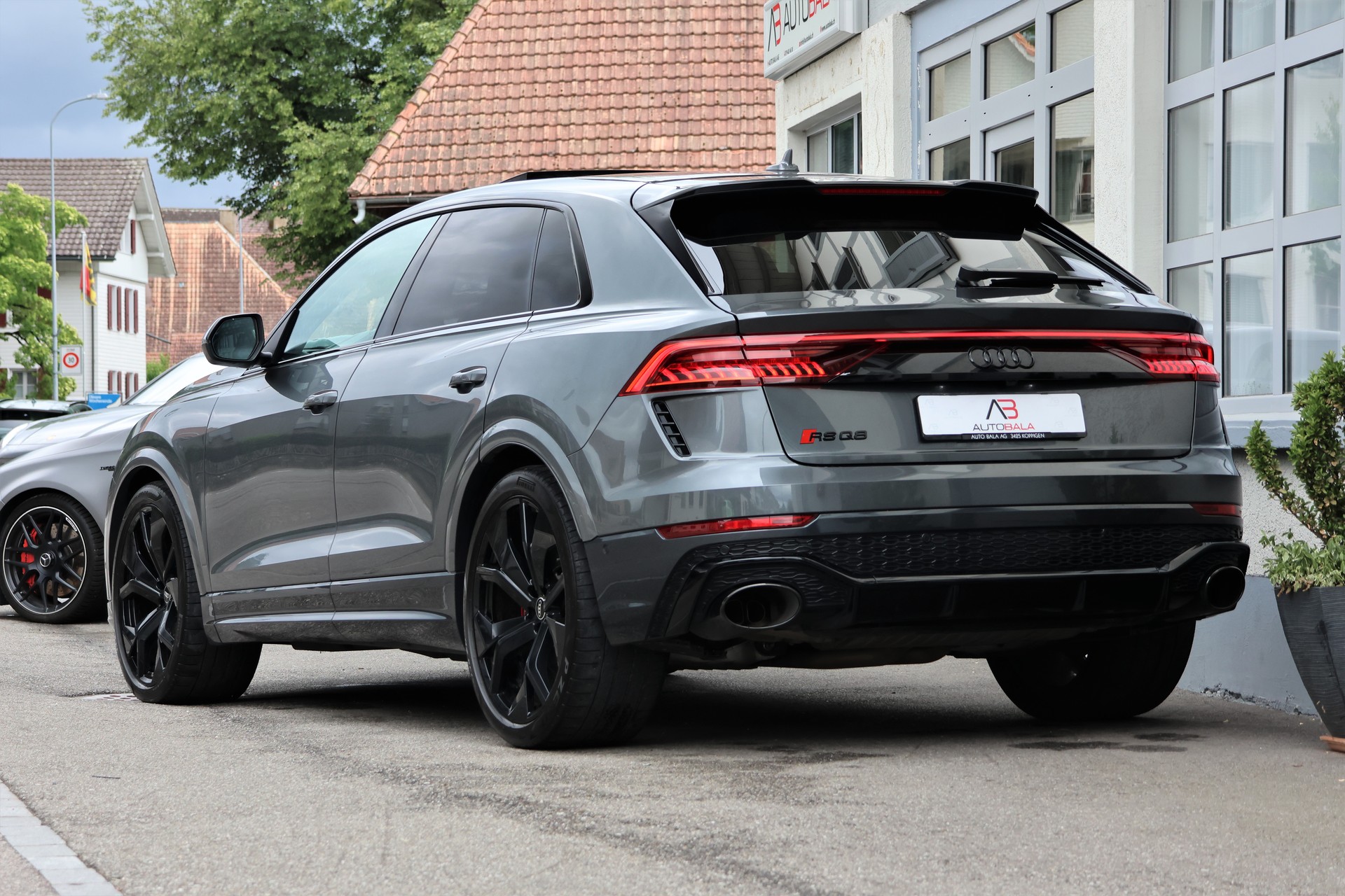 AUDI RSQ8 quattro tiptronic + 3.5TAHK-showroom-element-2