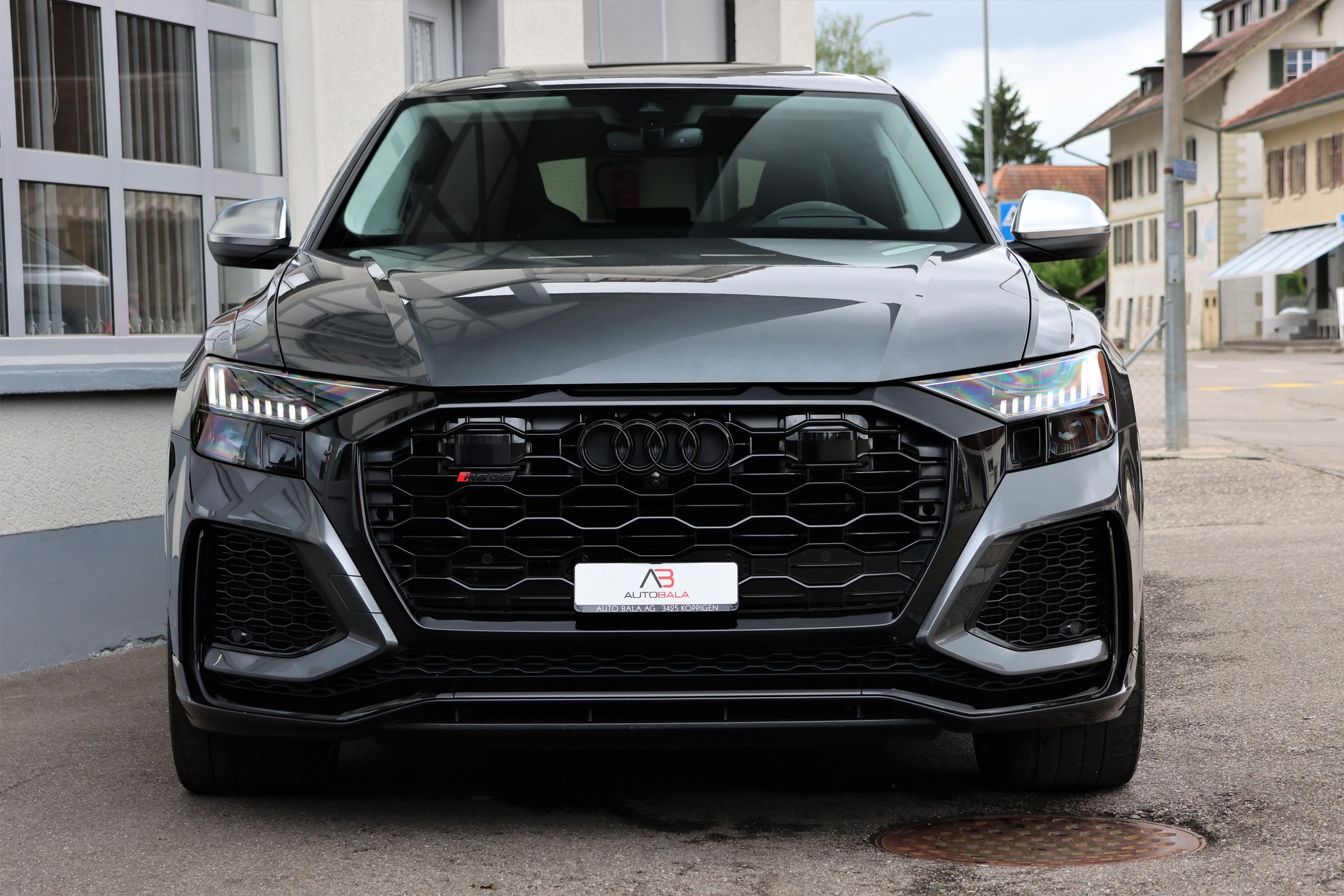 AUDI RSQ8 quattro tiptronic + 3.5TAHK-showroom-element-1