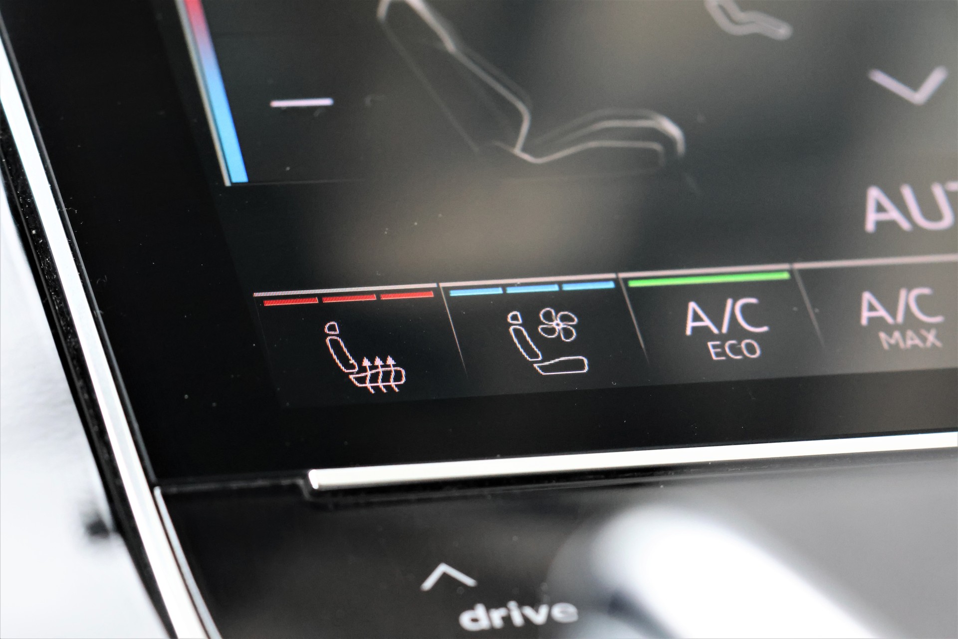 AUDI RSQ8 quattro tiptronic + 3.5TAHK-image-22