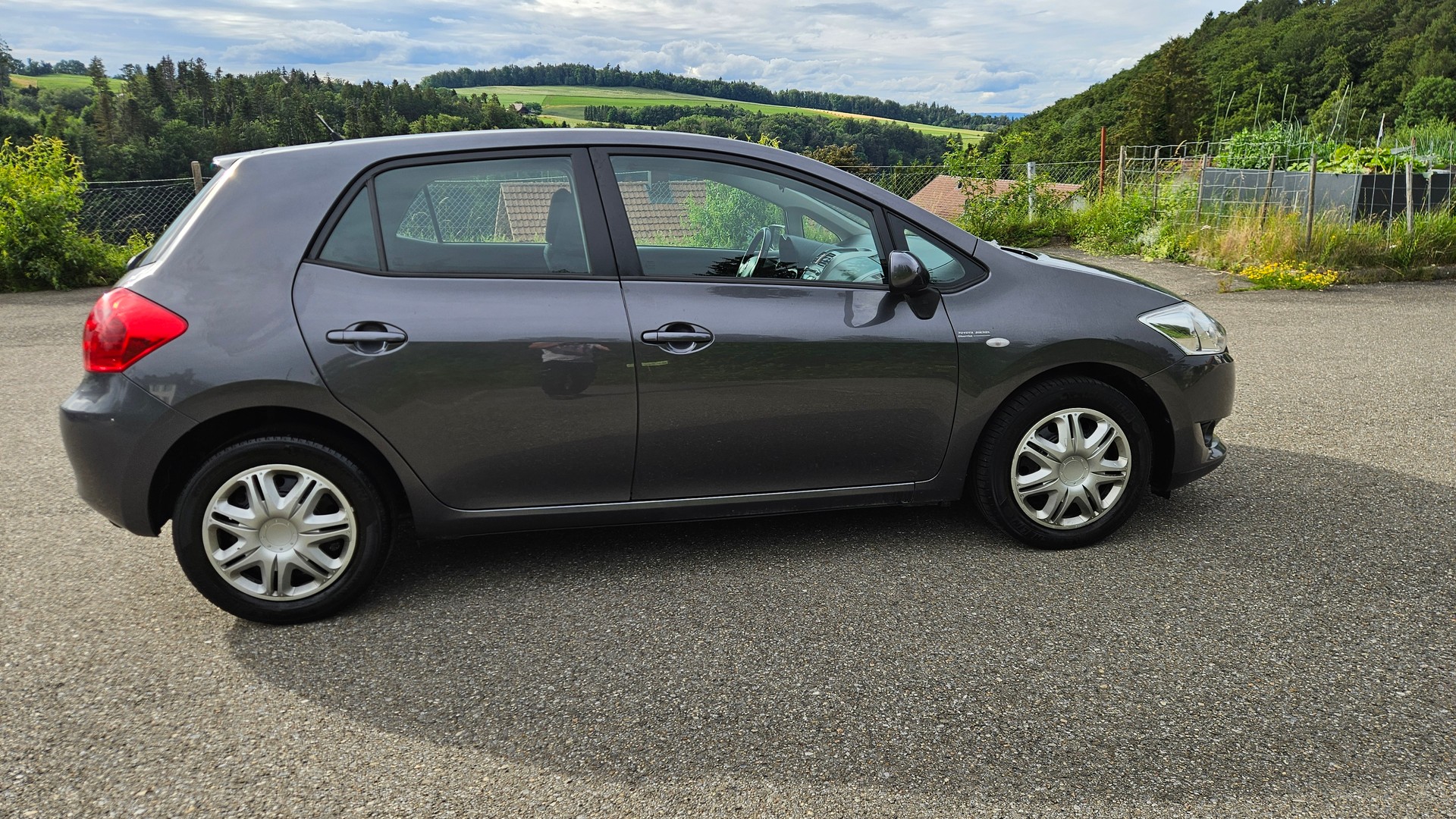 TOYOTA Auris 2.0 D-4D Linea Luna-image-5