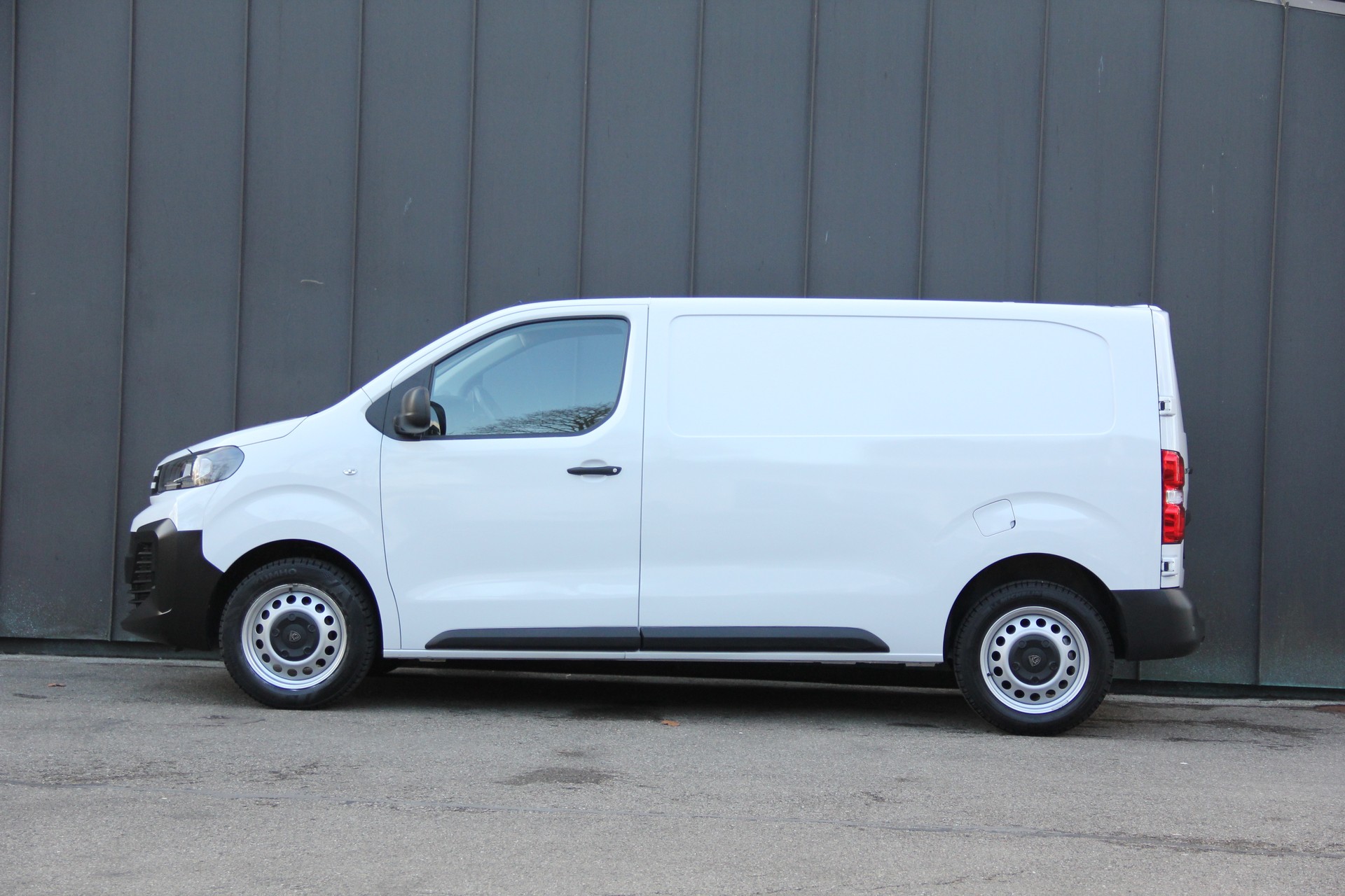 PEUGEOT Expert 2.0 BlueHDi 178 S&S Standard EAT8 *AUTOMAT* NAVI *RÜCKFAHRKAM* *DISTANZ-TEMPOMAT* 177-PS *LENKRAD-HEIZ.* SITZHEIZ.2X-image-7