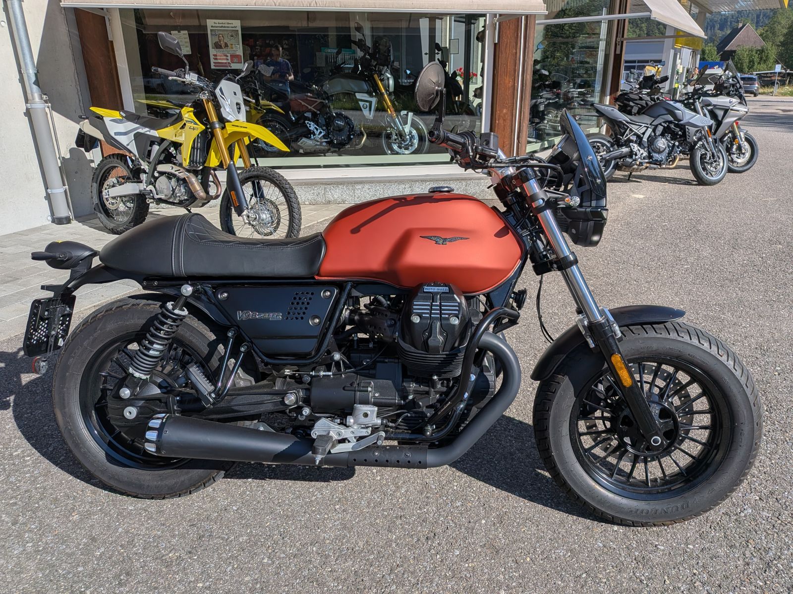 MOTO GUZZI V9 850 Bobber-image-6
