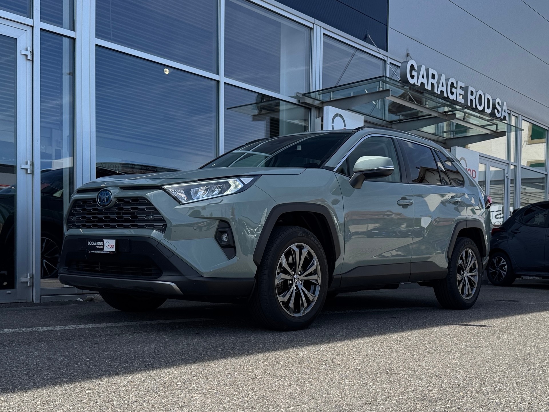 TOYOTA RAV-4 2.5 HSD Trend e-CVT-showroom-element-1