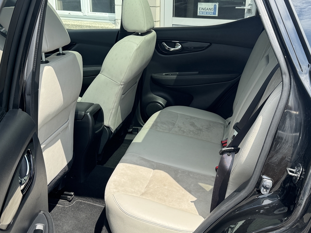 NISSAN Qashqai 1.6 dCi Tekna 4x4-image-10