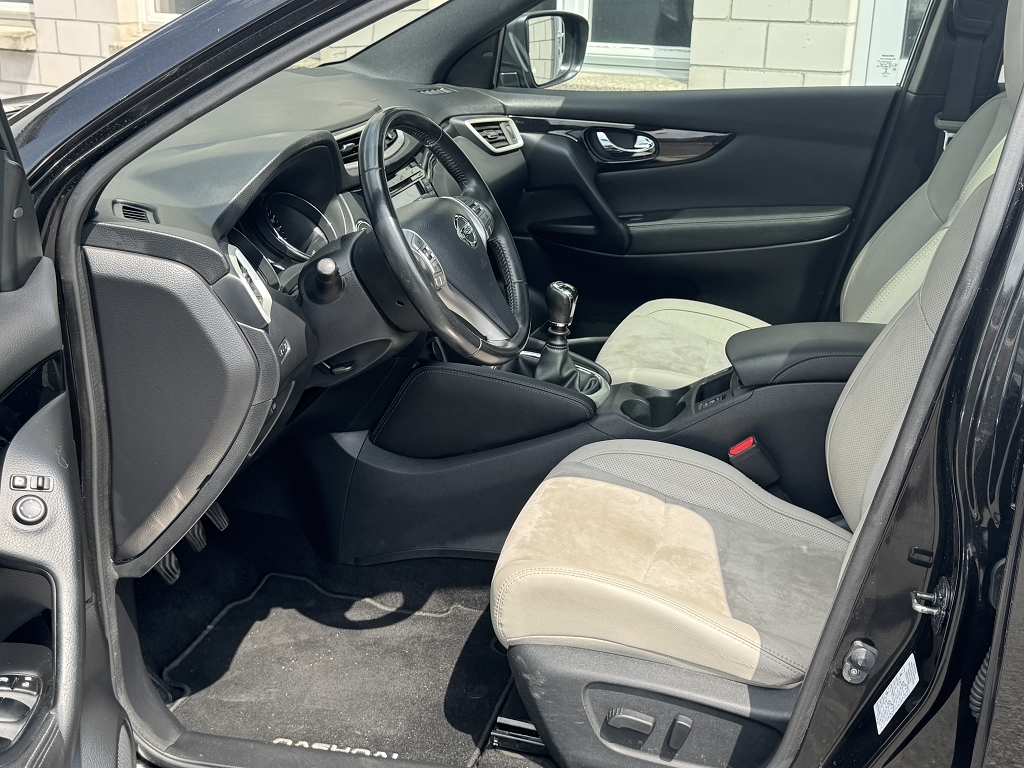 NISSAN Qashqai 1.6 dCi Tekna 4x4-image-8