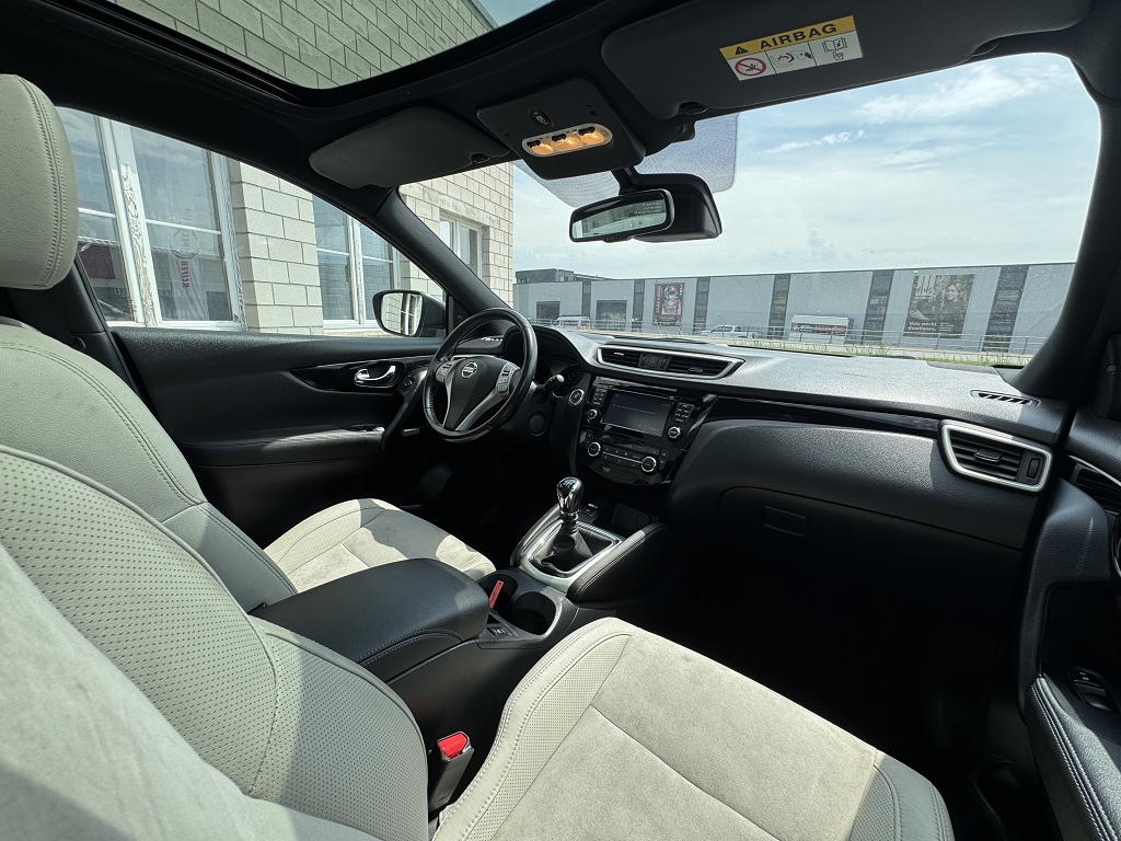 NISSAN Qashqai 1.6 dCi Tekna 4x4-image-9